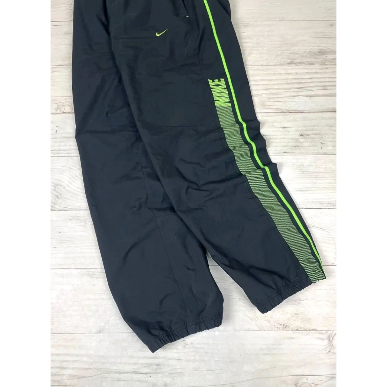 Nike VINTAGE Nike Track Pants Nike Track Pants Men L Black 90s Striped Pockets Inseam 32in 43cm 79cm Knee Thigh Front Rise Mens Size US 33 - 2 Thumbnail