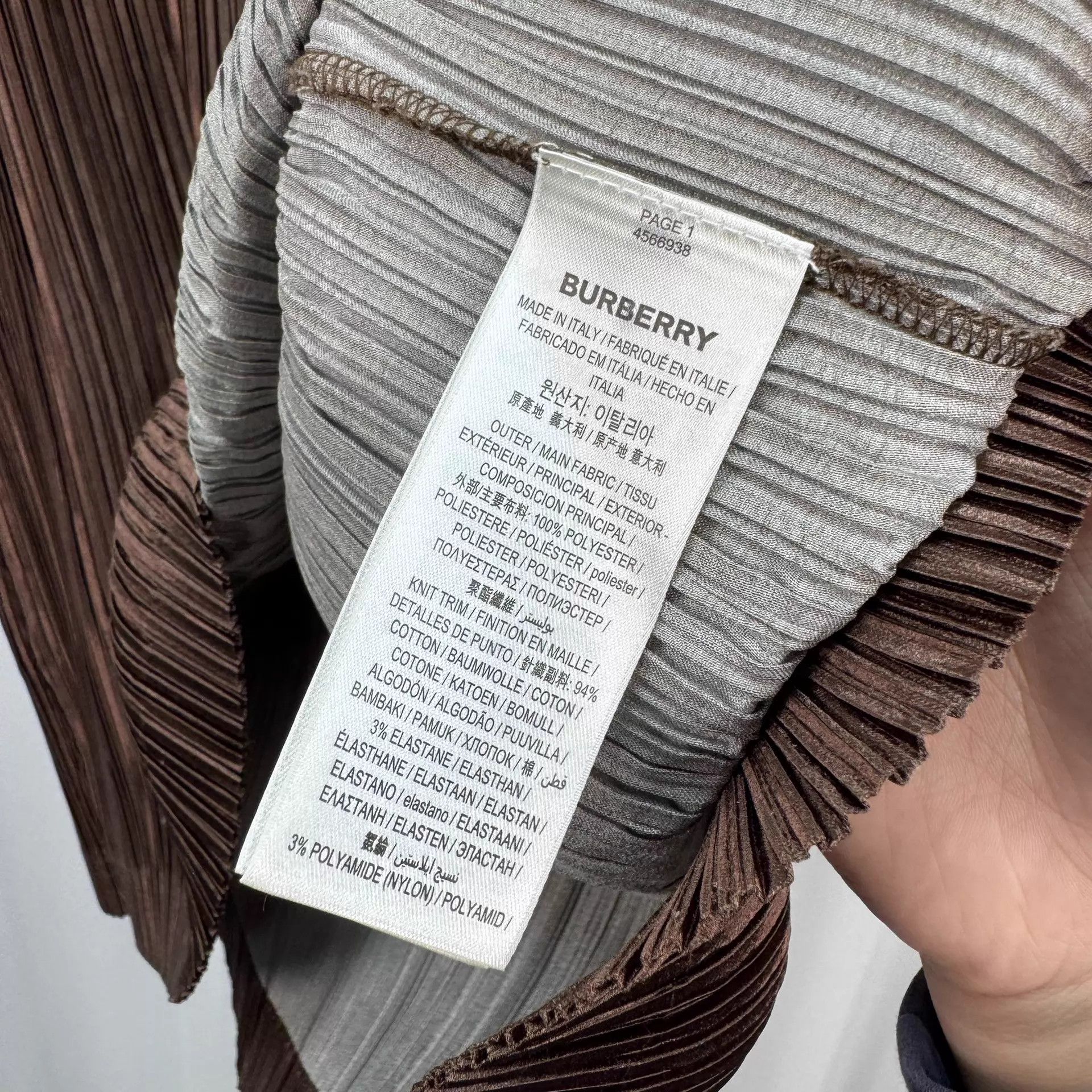 Burberry Burberry Show Pleated Polo Short Sleeve UK4 98 New Size US S / EU 44-46 / 1 - 6 Thumbnail
