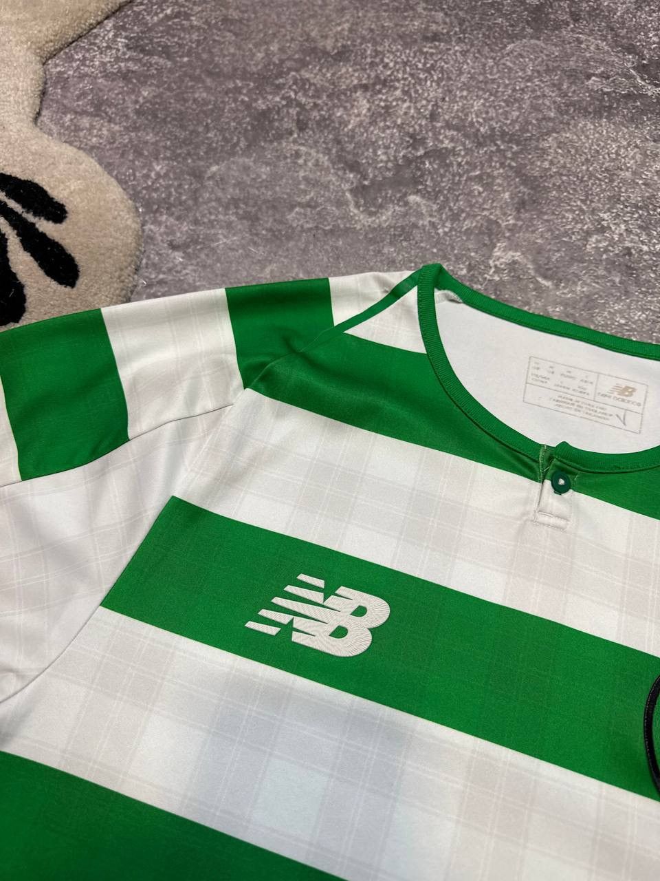 New Balance Mens celtic football jersey Size US M / EU 48-50 / 2 - 3 Thumbnail