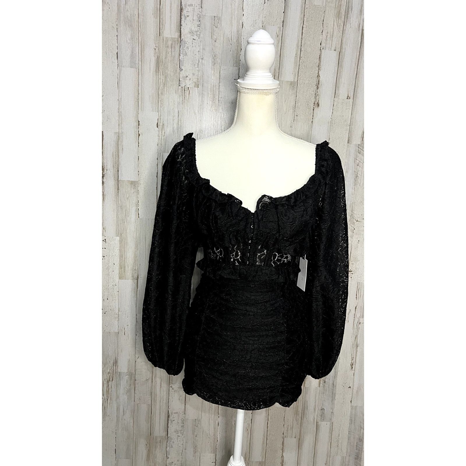 ASTR The Label NWT ASTR the Label Women's Black Lace Mini Dress Size XS Size XS / US 0-2 / IT 36-38 - 4 Thumbnail