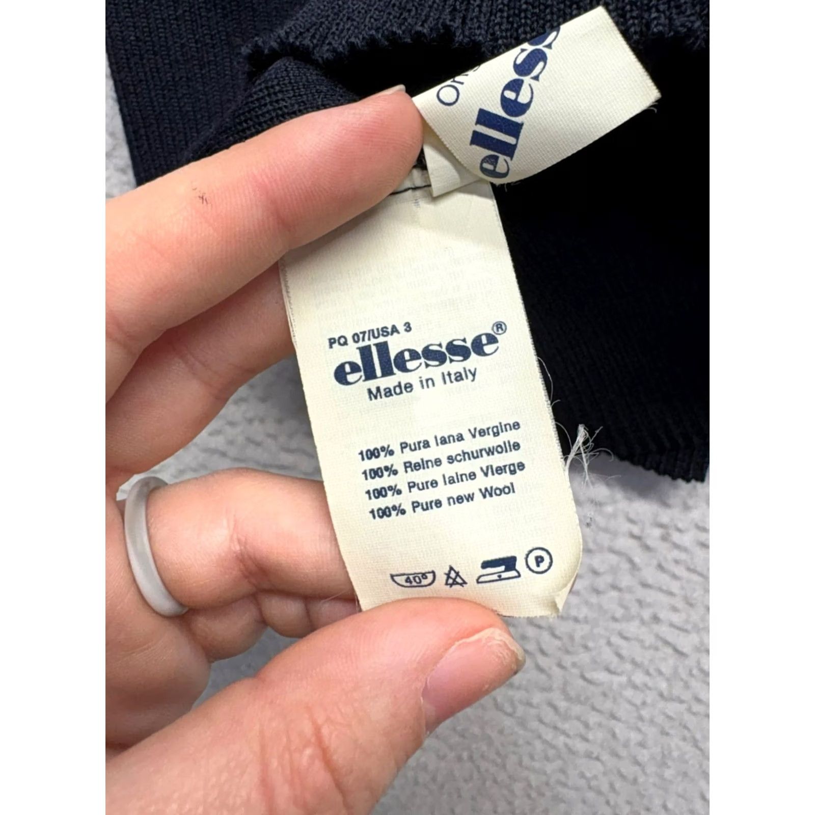 Ellesse VINTAGE Ellesse Mens Wool V-Neck Sweater Vest L Navy Wool Vest Mens L Size US L / EU 52-54 / 3 - 5 Thumbnail