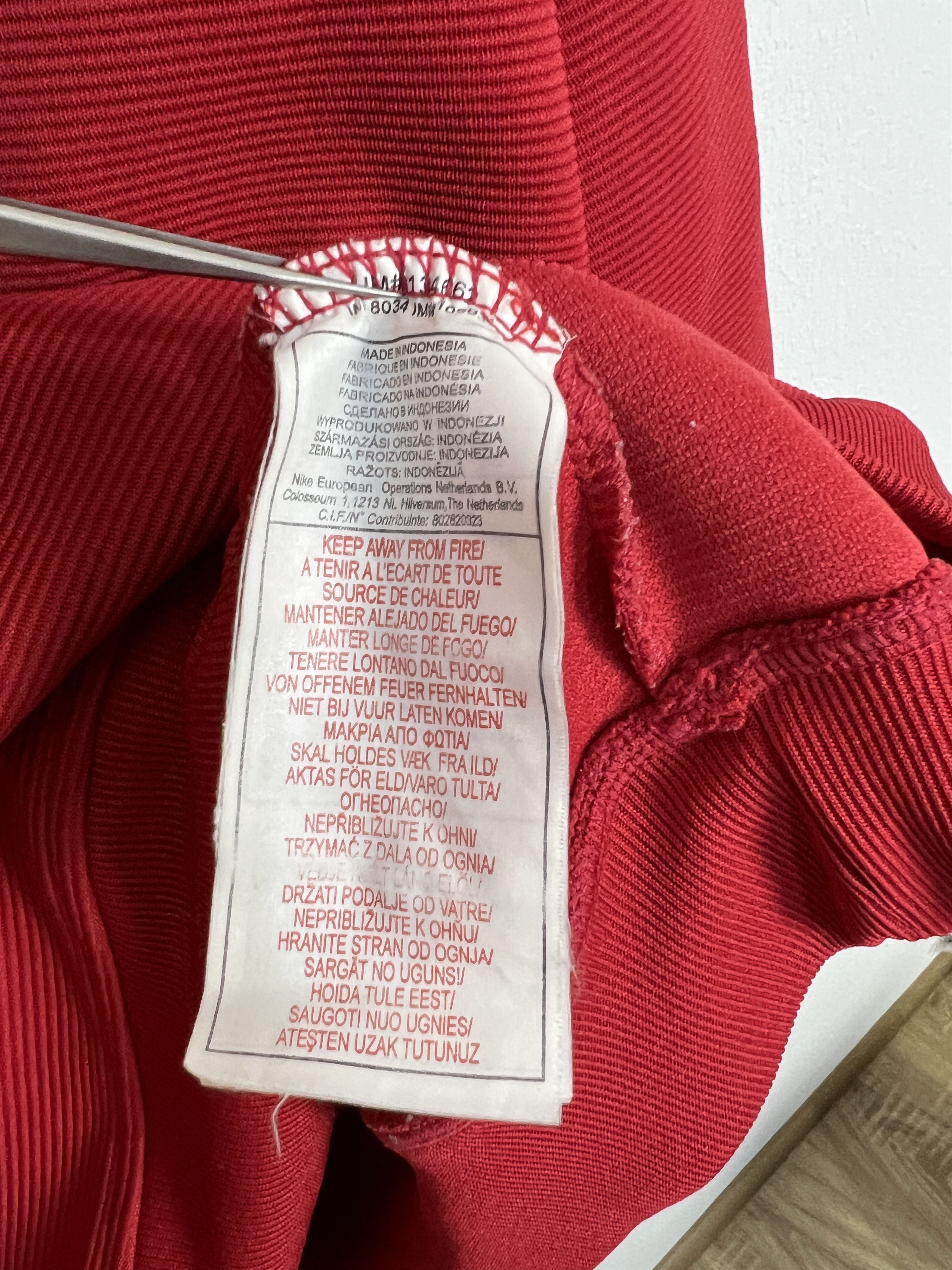 Nike Vintage Nike Aberdeen Football Sweatshirt Soccer Size US L / EU 52-54 / 3 - 8 Thumbnail