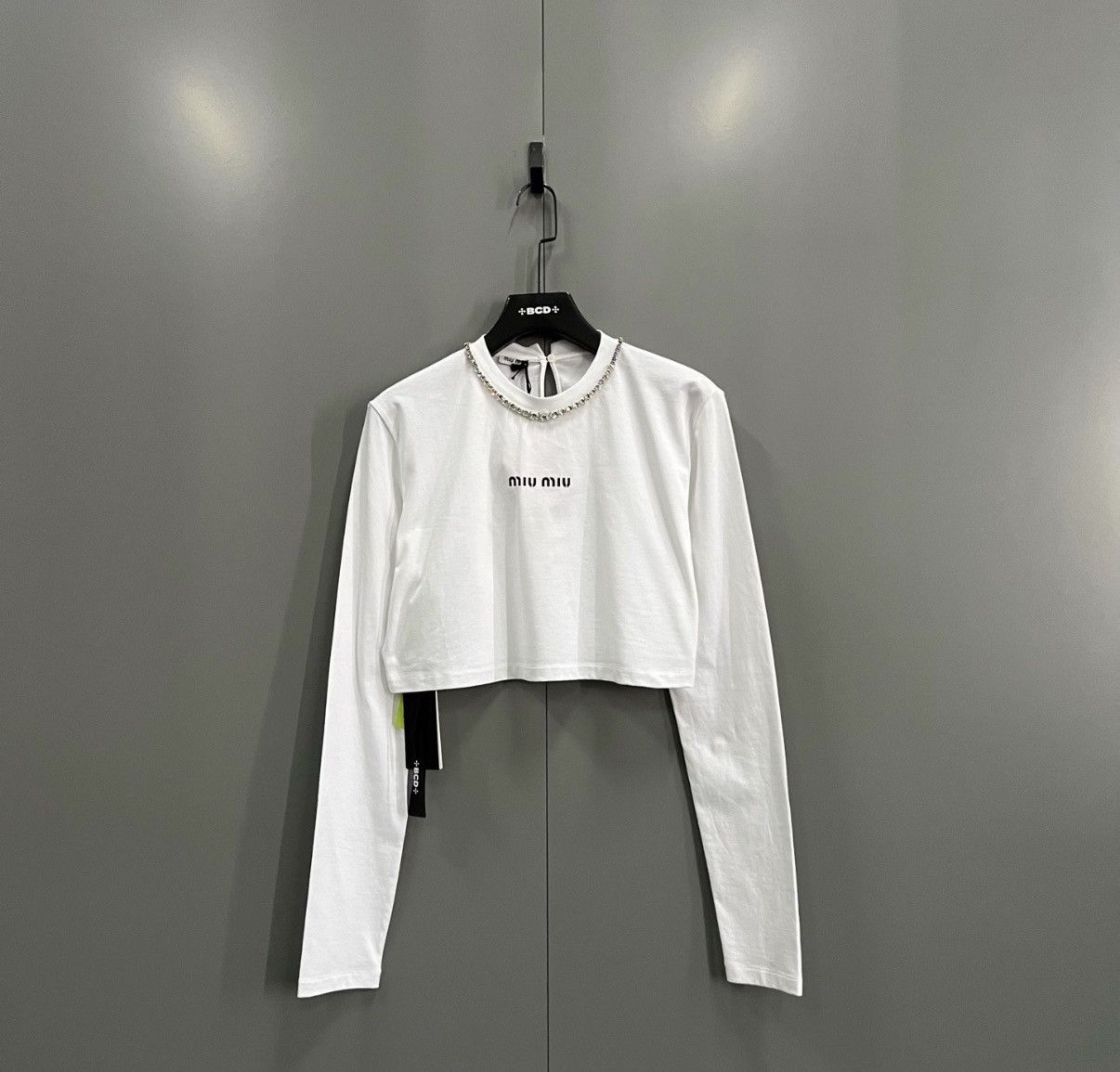 Miu Miu Miu Miu White Rhinestone Collar Long Sleeve Top J41 Size M / US 6-8 / IT 42-44 - 1 Thumbnail