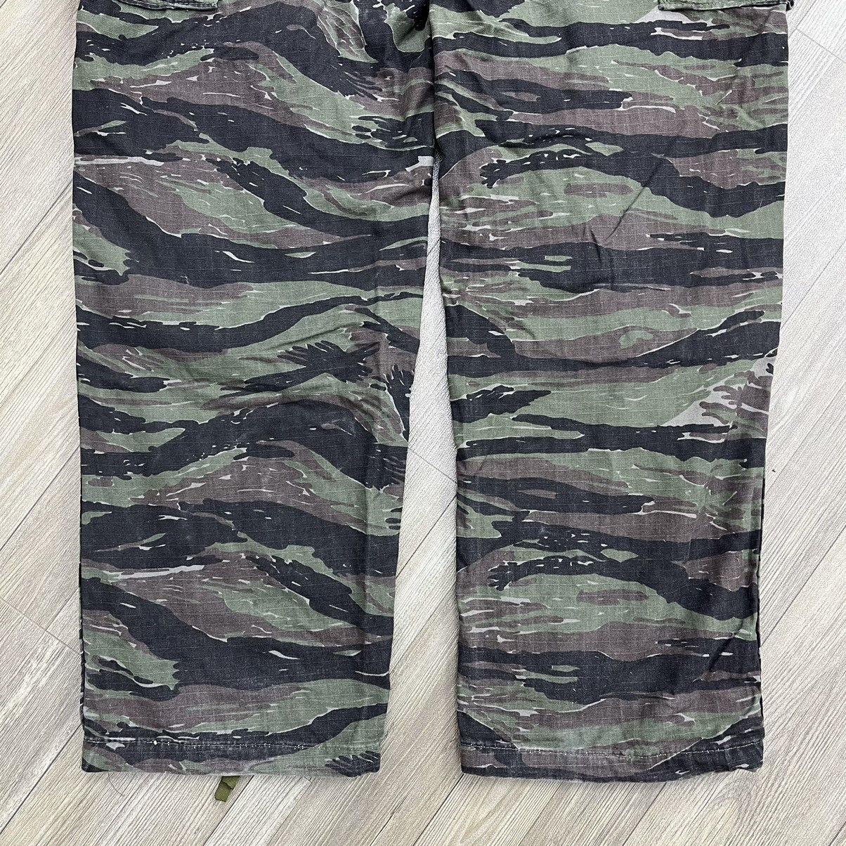 Vintage Vintage Trouser Combat Camouflage Tiger Stripe Cargo Pants Size US 33 - 12 Thumbnail
