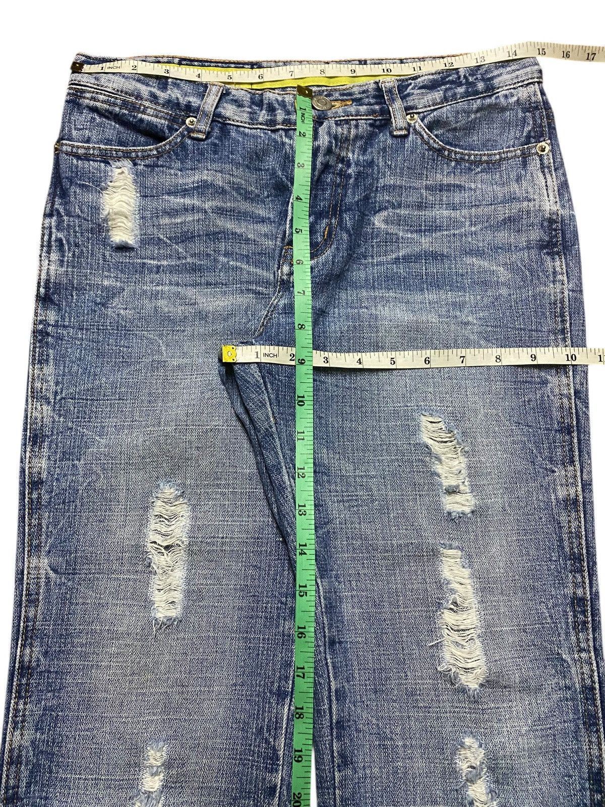 Japanese Brand Vintage Japanese Brand M2368 Nice Distressed Loose Jeans Size US 29 - 15 Thumbnail