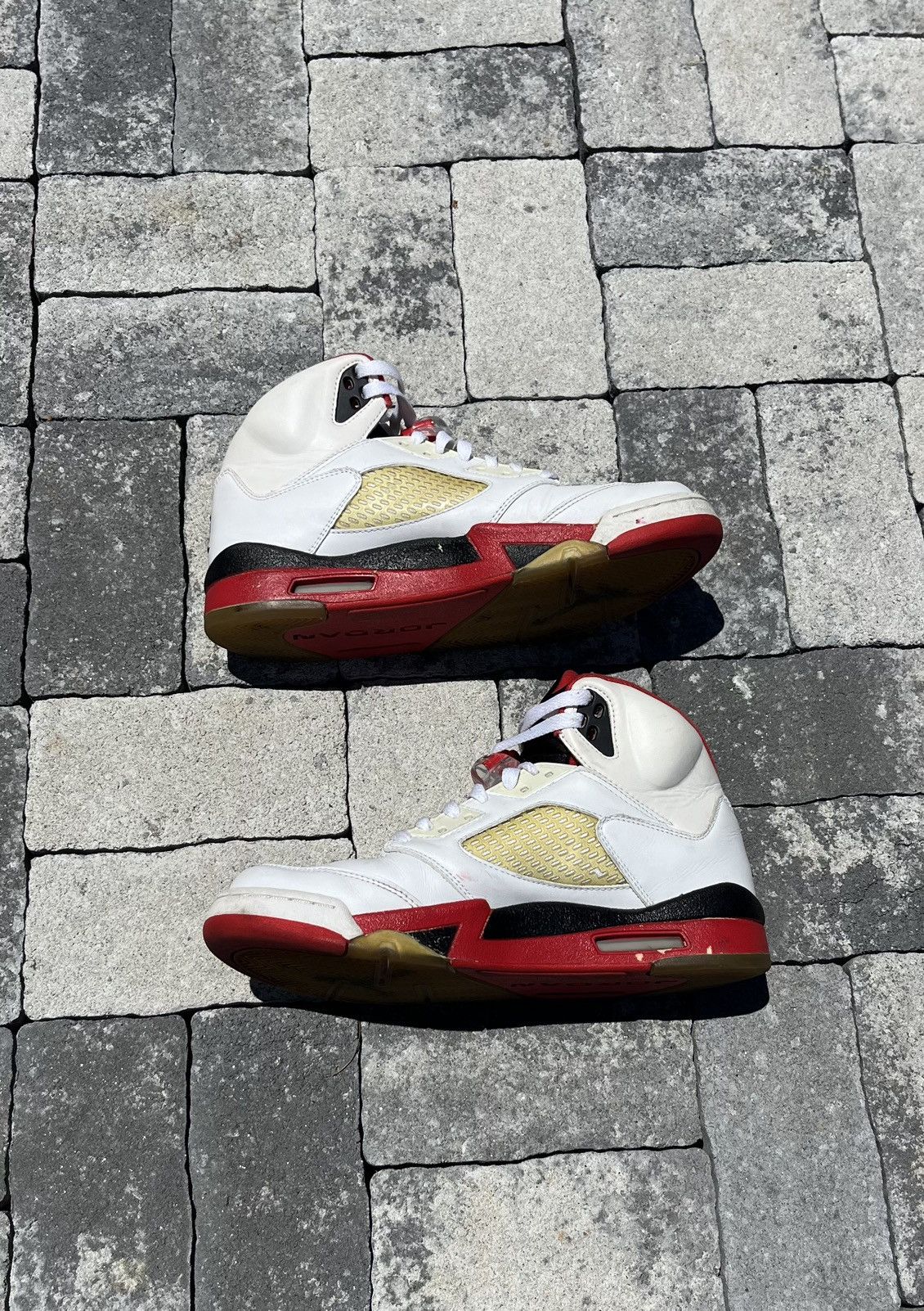 Jordan Brand 2006 Air Jordan 5 ‘Fire Red’ Size US 8 / EU 41 - 2 Thumbnail
