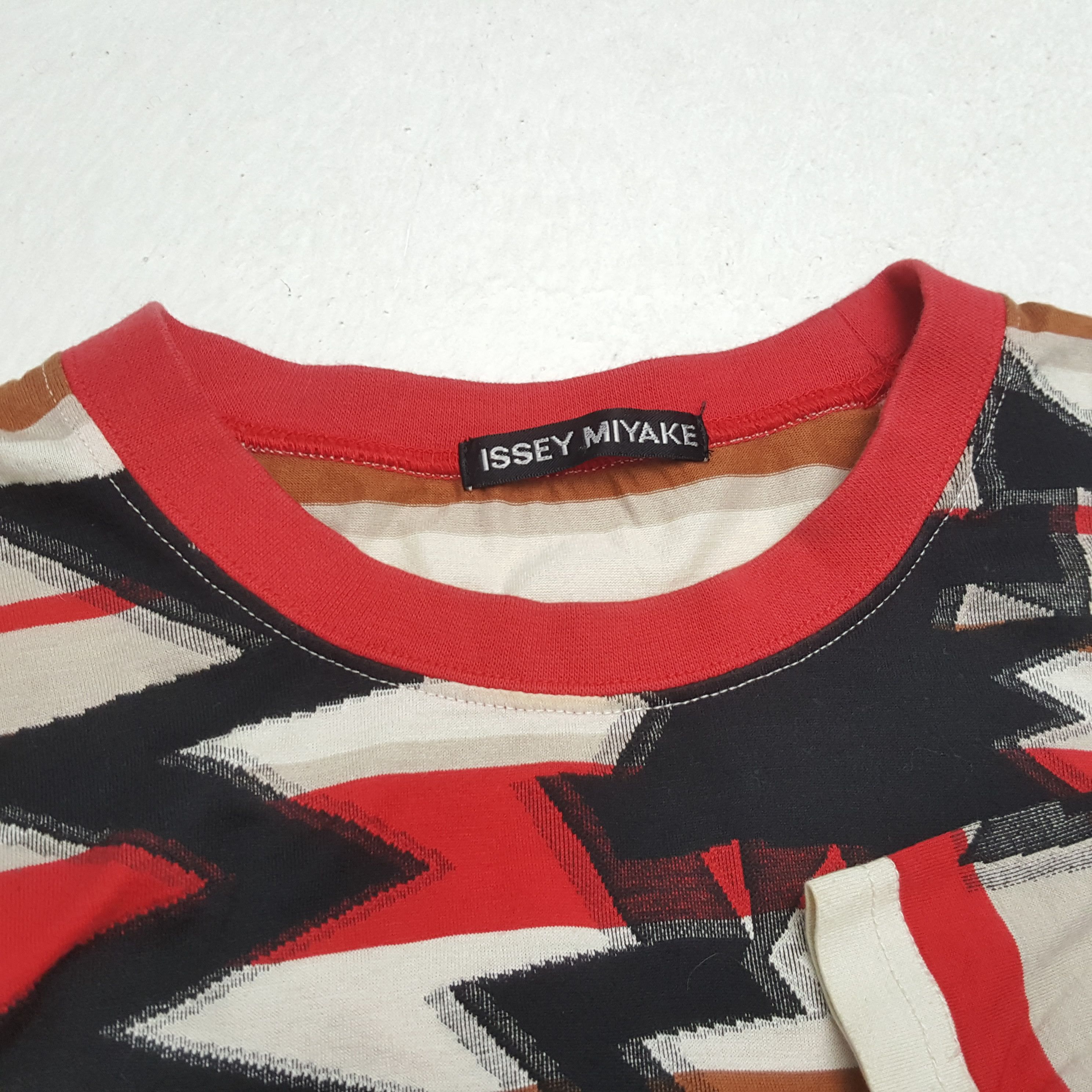 Issey Miyake × Japanese Brand × Vintage ISSEY MIYAKE Japanese Designer Fashion Style Tshirt Size US M / EU 48-50 / 2 - 9 Thumbnail