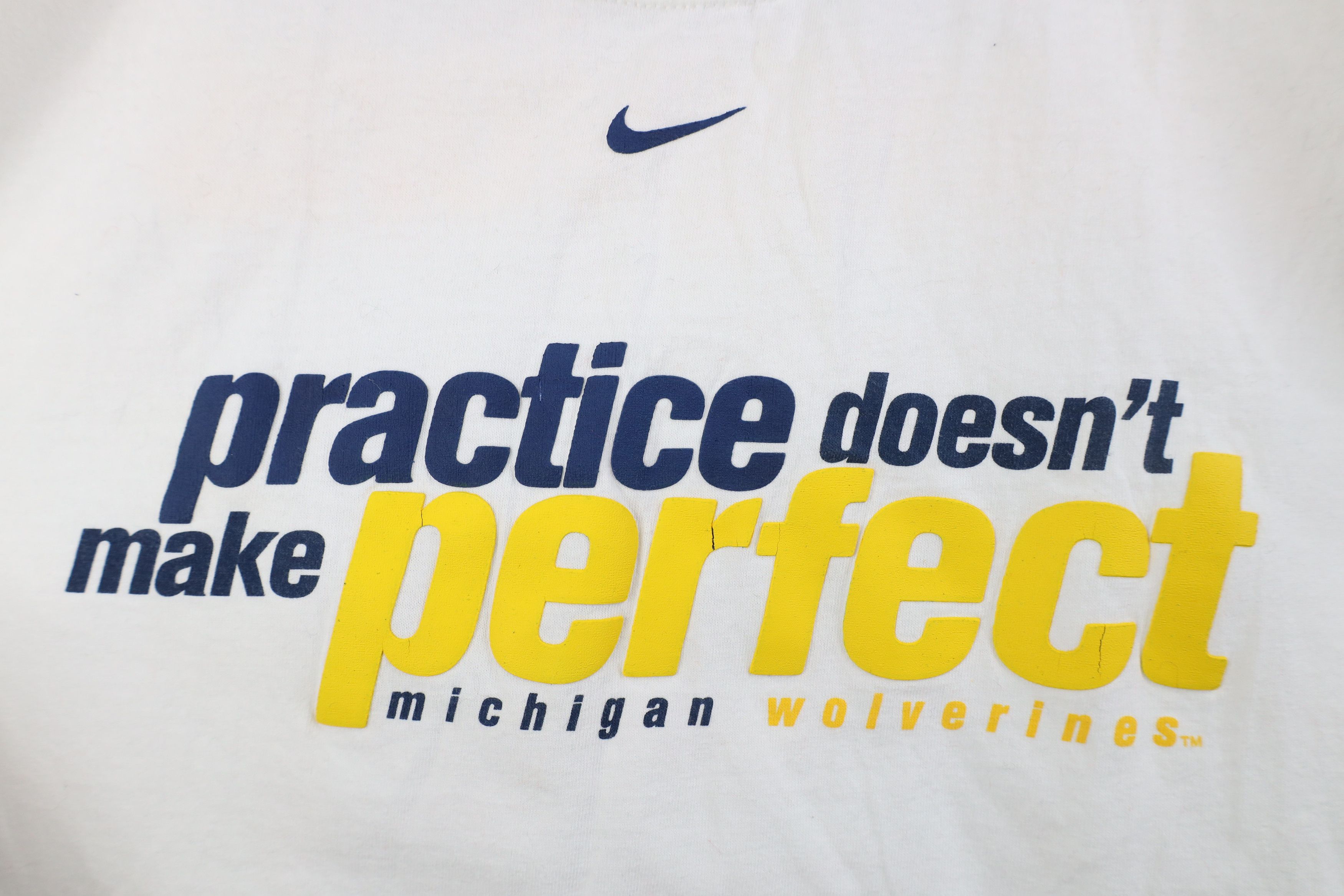Nike Vintage Nike Swoosh University of Michigan Muscle T-Shirt Size US XL / EU 56 / 4 - 4 Thumbnail