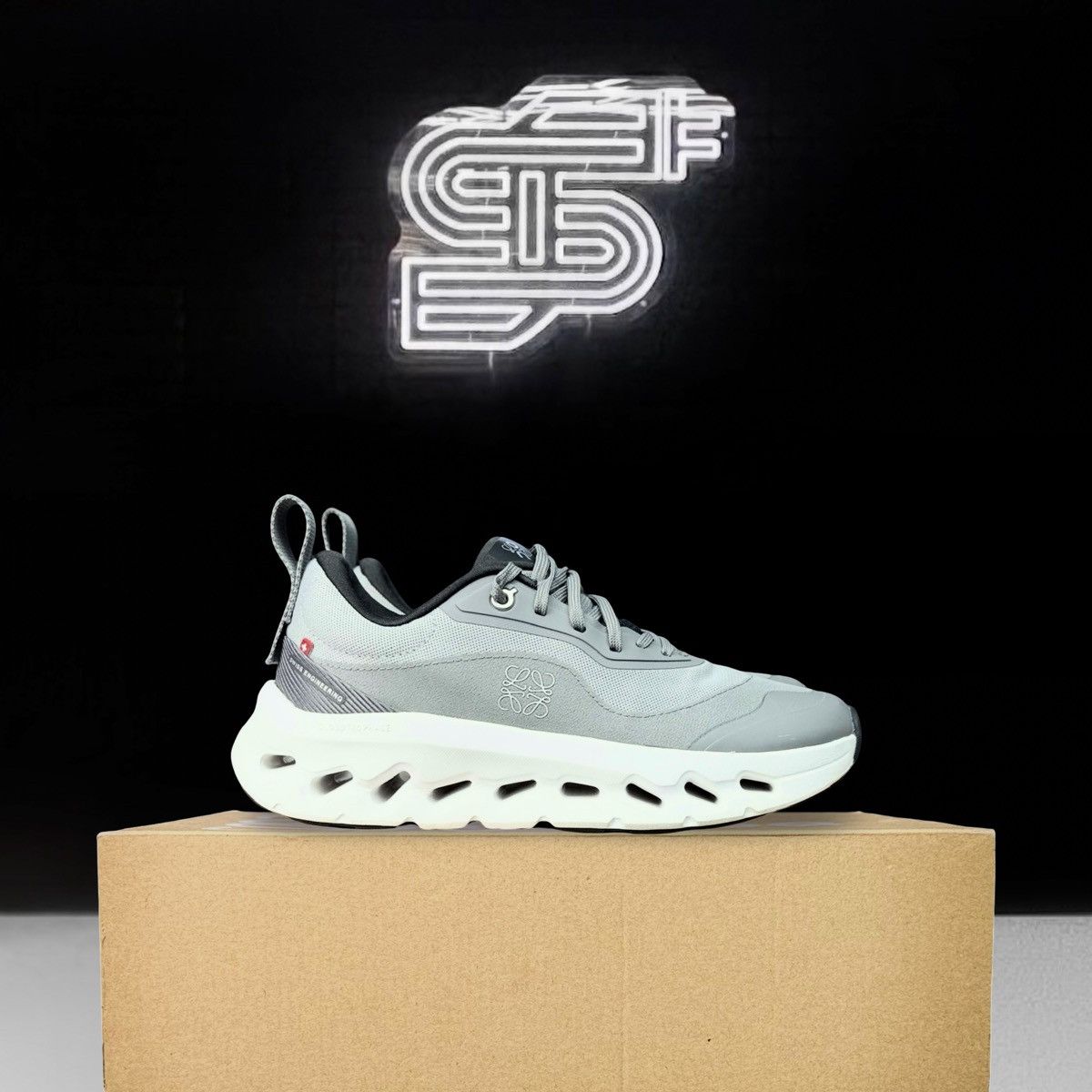 Loewe × On Loewe x On Cloud Size US 5 / EU 37 - 1 Thumbnail