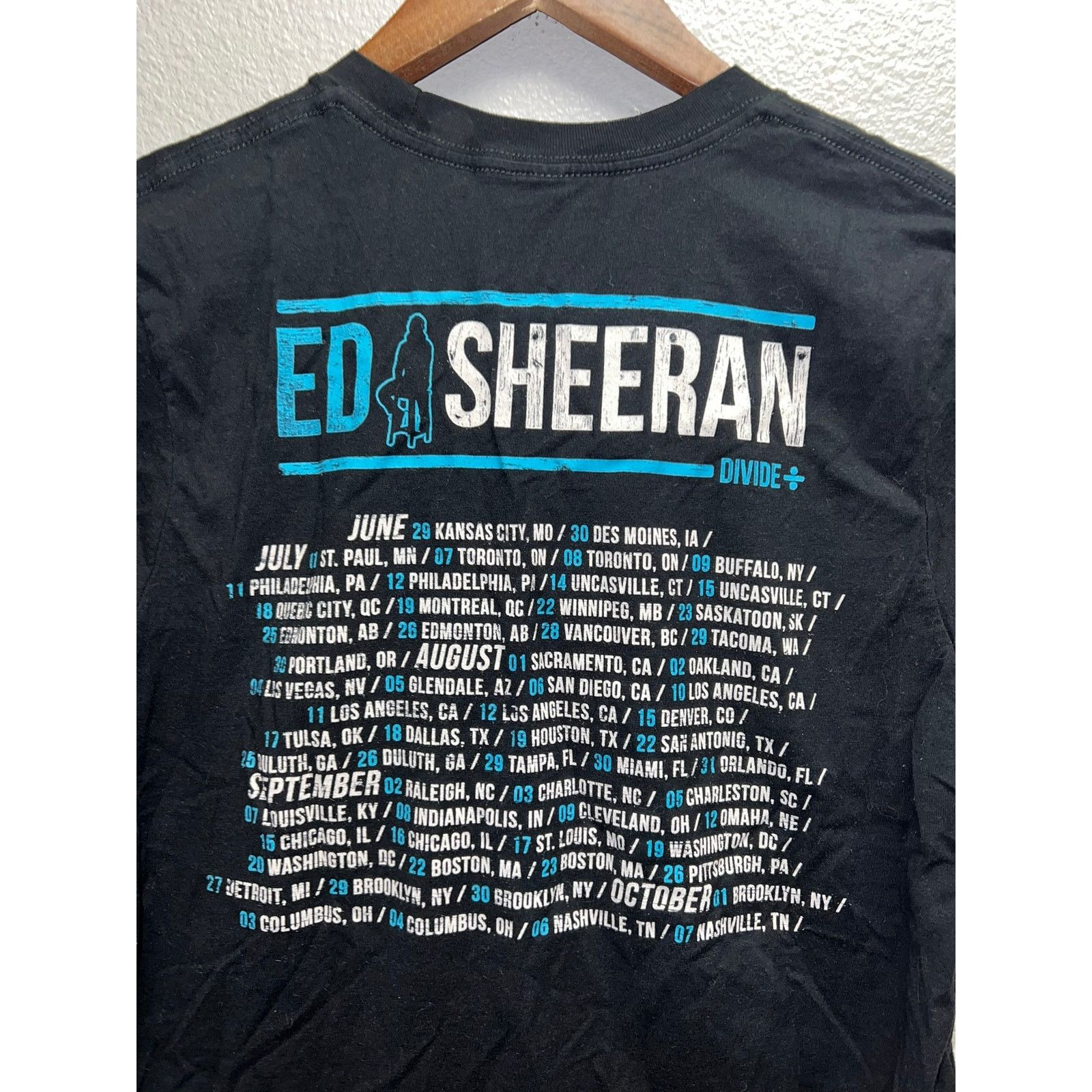 Vintage Ed Sheeran Divide Shirt Tour Concert Black Blue Tee Medium Size US M / EU 48-50 / 2 - 7 Thumbnail