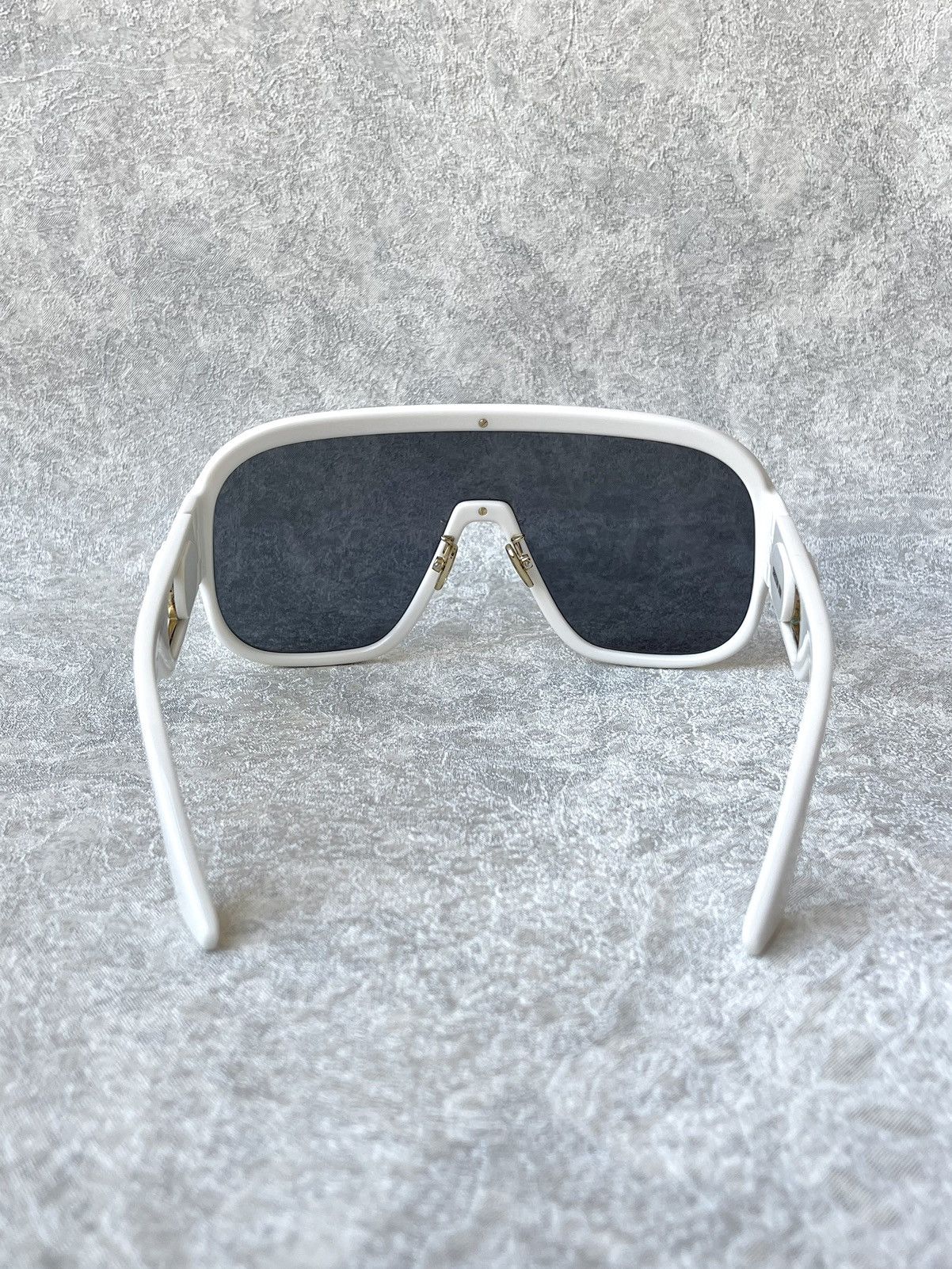 Dior Dior DiorBobbySport M1U Shield Sunglasses White Size ONE SIZE - 8 Thumbnail