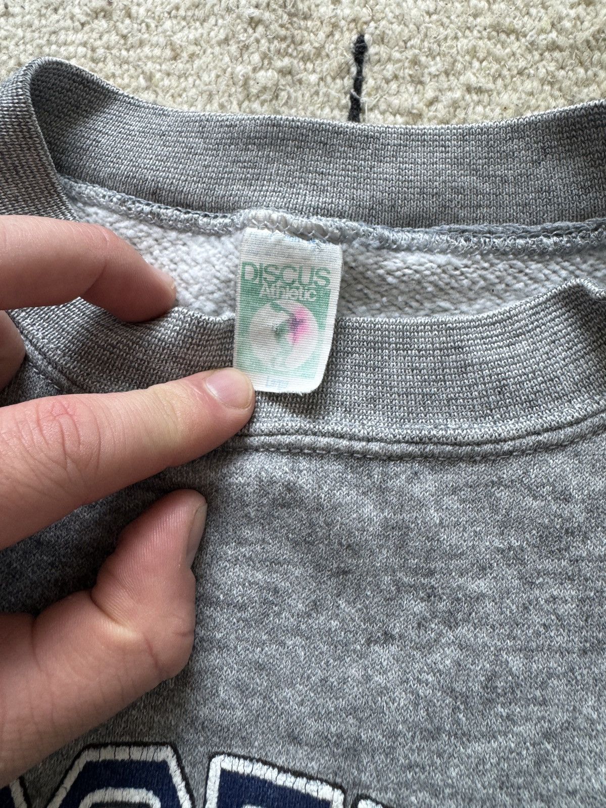 Champion Vintage 80s Discus Athletic Georgetown University Sweatshirt Size US L / EU 52-54 / 3 - 3 Thumbnail