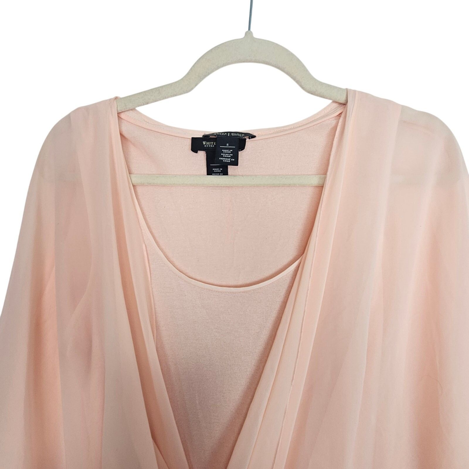 White House Black Market White House Black Market Womens Surplice Flowy Top S Peach Size S / US 4 / IT 40 - 2 Thumbnail