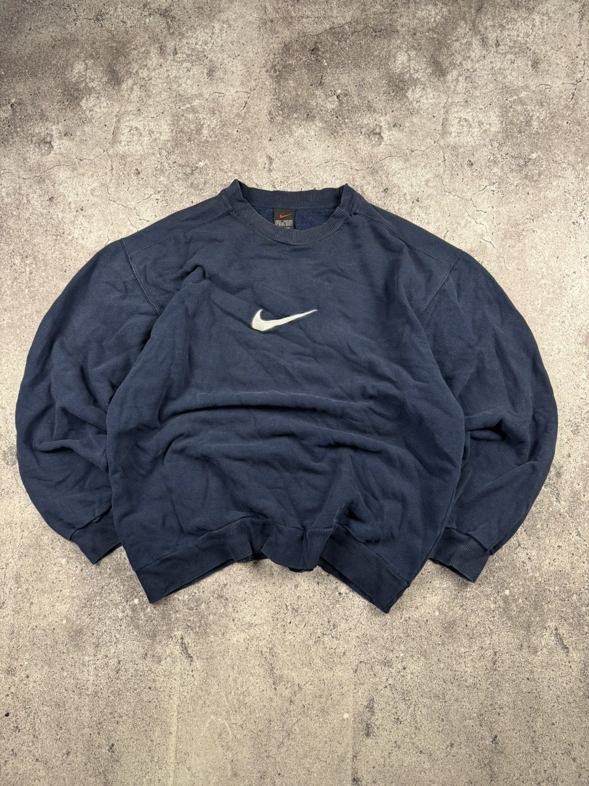 Nike 90s Nike Crew Sweatshirt Center Box Logo Swoosh Distressed Size US L / EU 52-54 / 3 - 1 Thumbnail