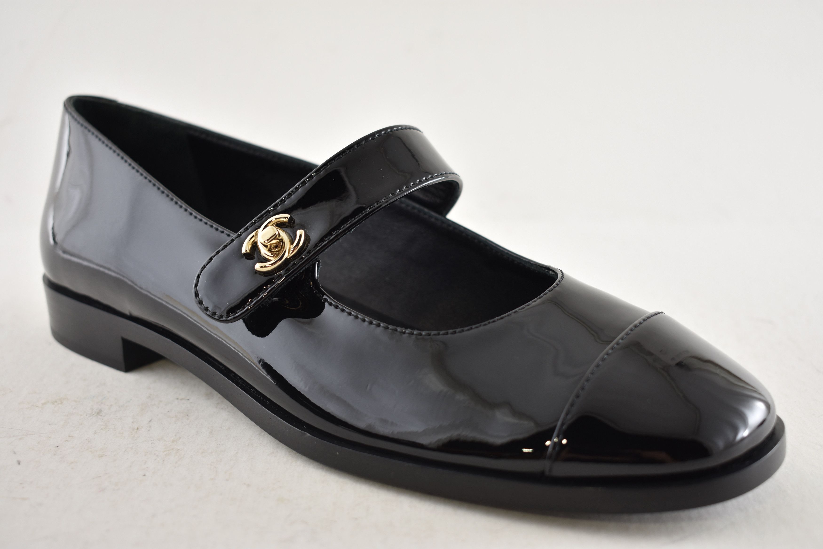 Chanel Chanel Patent Turnlock CC Mary Jane Ballet Loafer Flat 36 Size US 6 / IT 36 - 8 Thumbnail