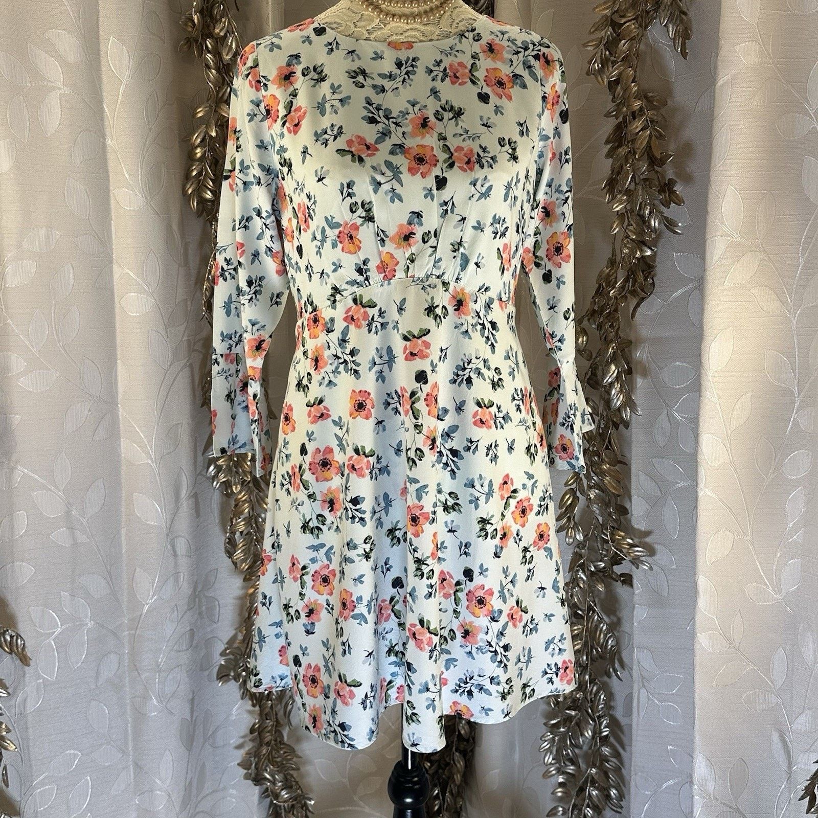 Loft LOFT Floral Mini Dress Size 4 Soft Blue Pink floral Cottage Size S / US 4 / IT 40 - 1 Thumbnail