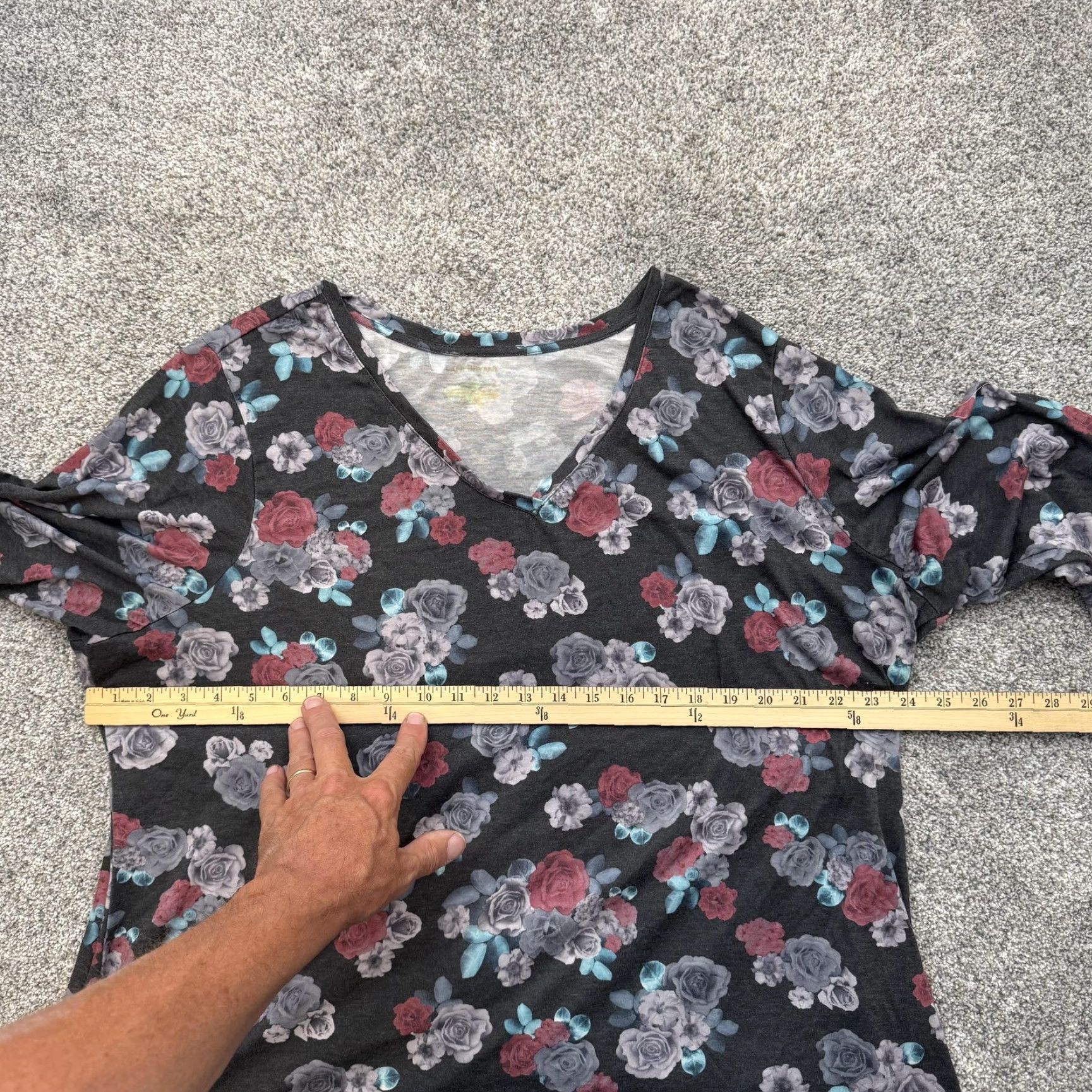 Vintage Lane Bryant Top 2XL T-Shirt Women 2XL Gray Floral V-Neck 3/4 Sleeve Tunic Boho Chic Cottagecore Whimsigoth Relaxed Vintage No Size XXL / US 16-18 / IT 52-54 - 3 Thumbnail