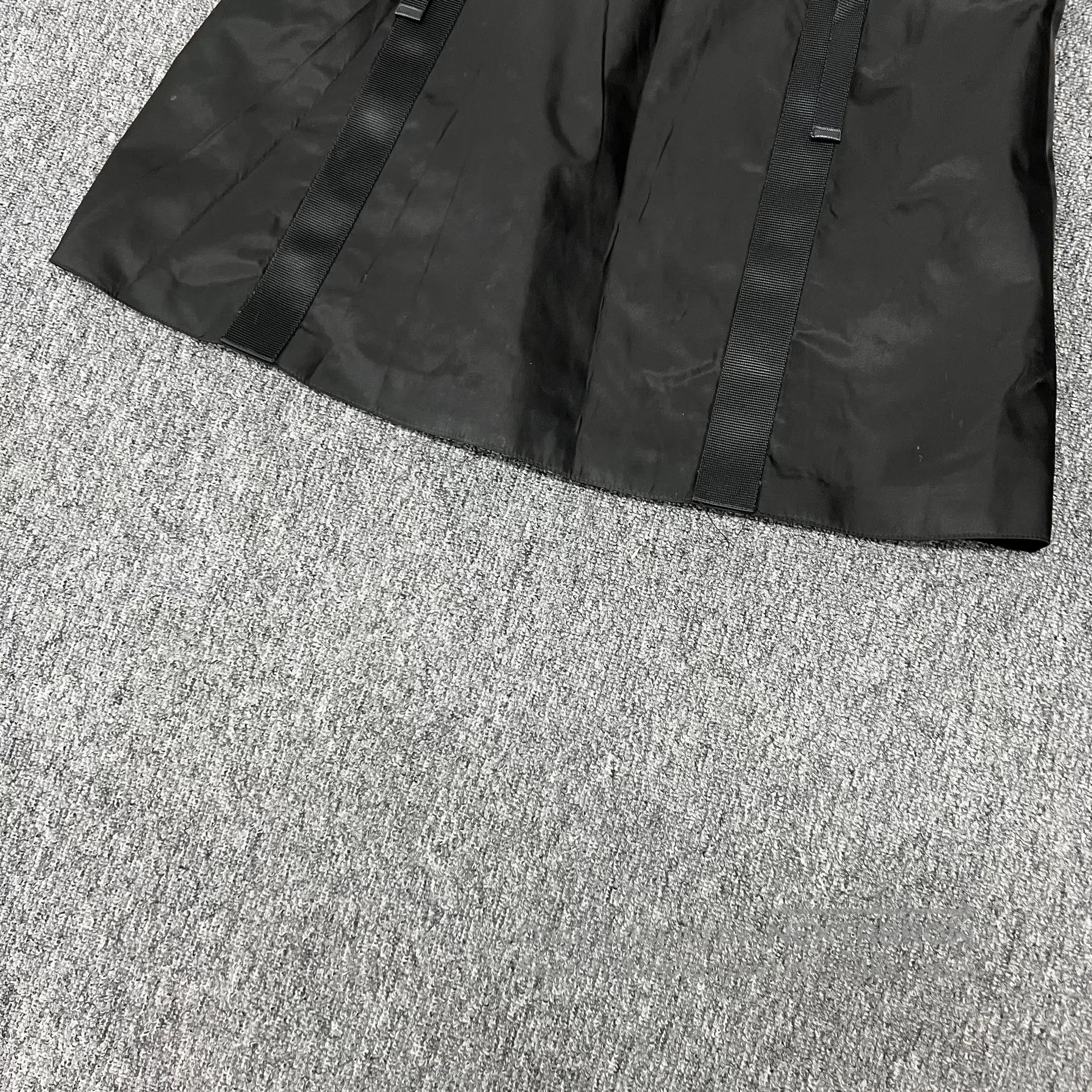 Prada Prada size 40 Delta-shaped logo; regenerated nylon back str Size L / US 10 / IT 46 - 8 Thumbnail
