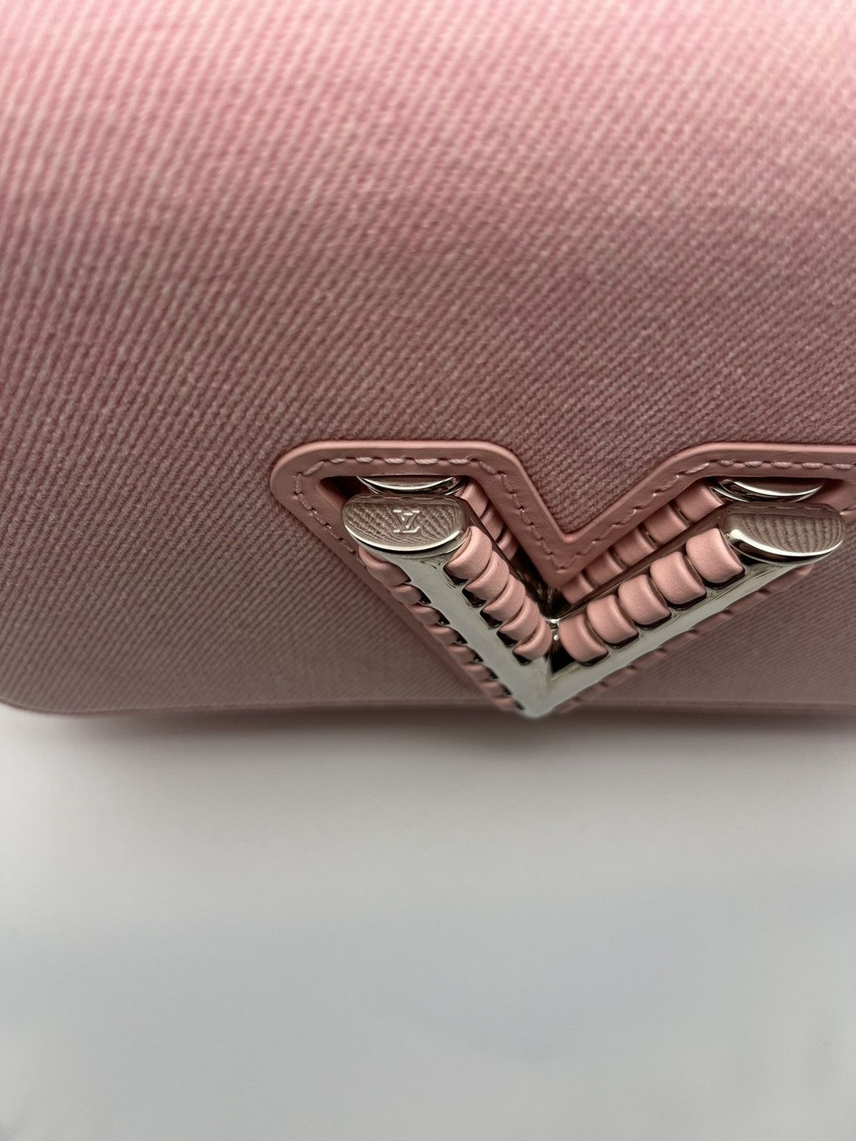 Louis Vuitton Louis Vuitton Pink Denim Twist PM Size ONE SIZE - 5 Thumbnail