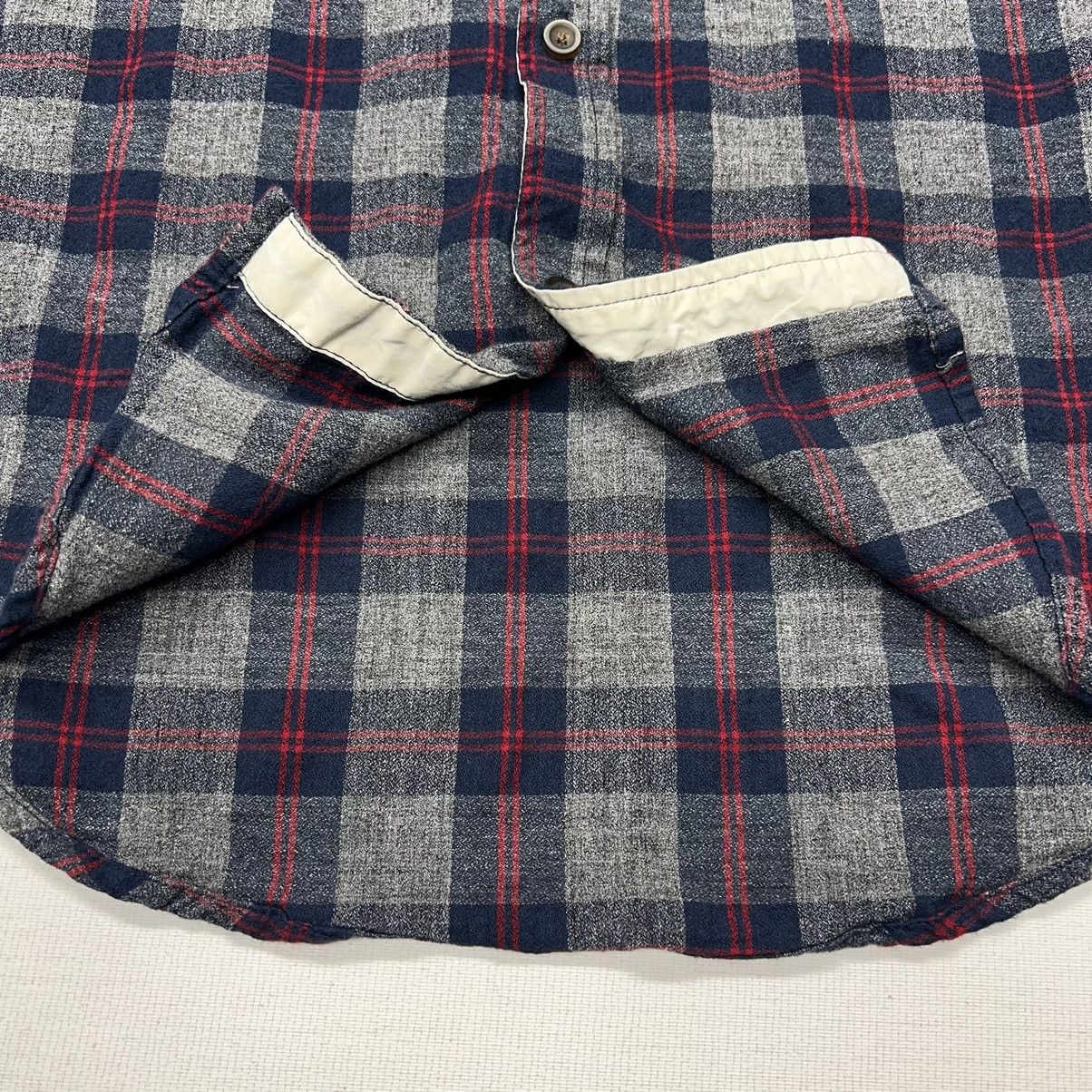 On The Byas On The Byas Flannel Shirt Grey Button Up Plaid Longer Length Size US M / EU 48-50 / 2 - 4 Thumbnail