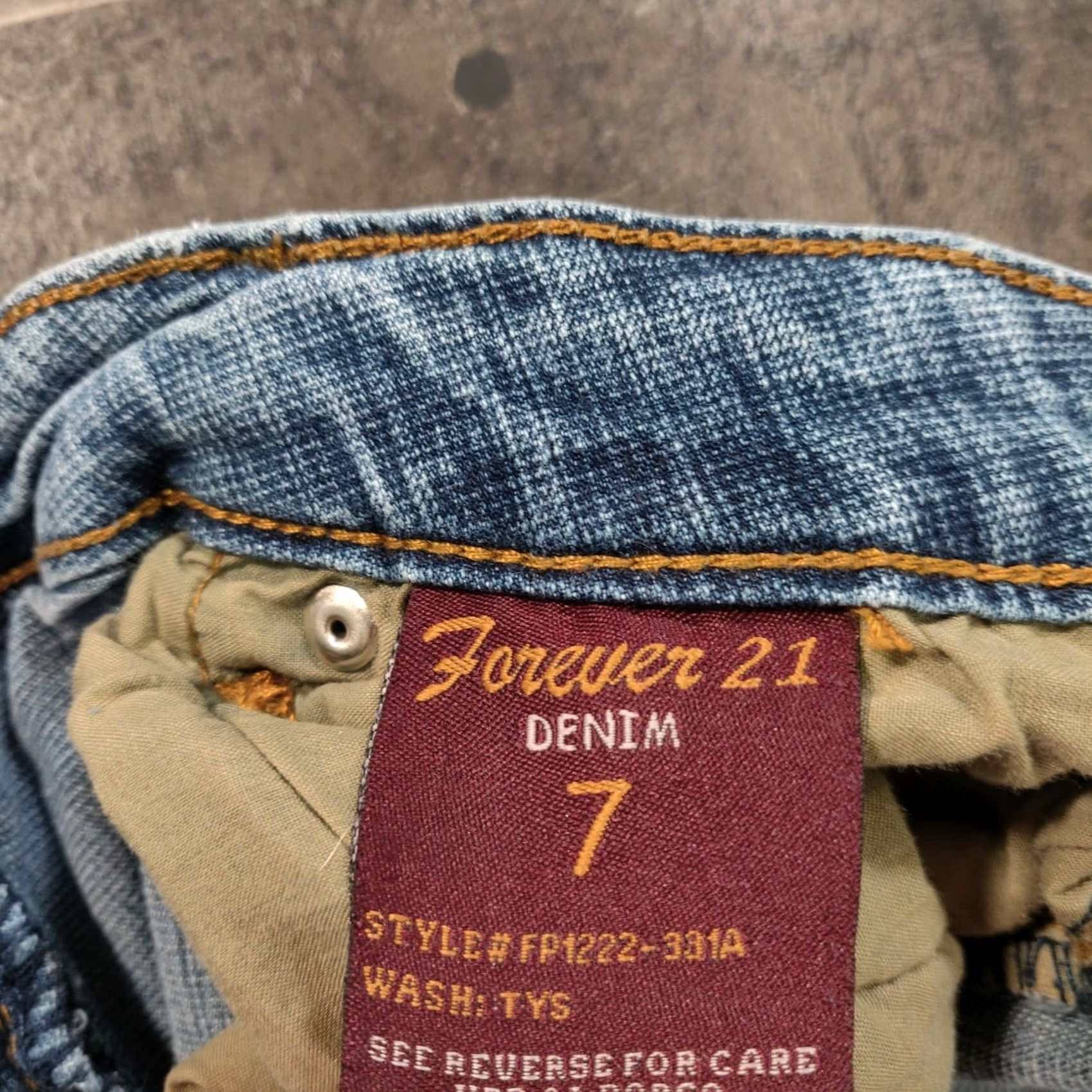 Forever 21 Forever 21 Shorts Denim Blue Boyfriend Low Rise Zip Cuffed 7 Women Size 7 Casual Summer Womens Size 26" / US 2 / IT 38 - 4 Thumbnail