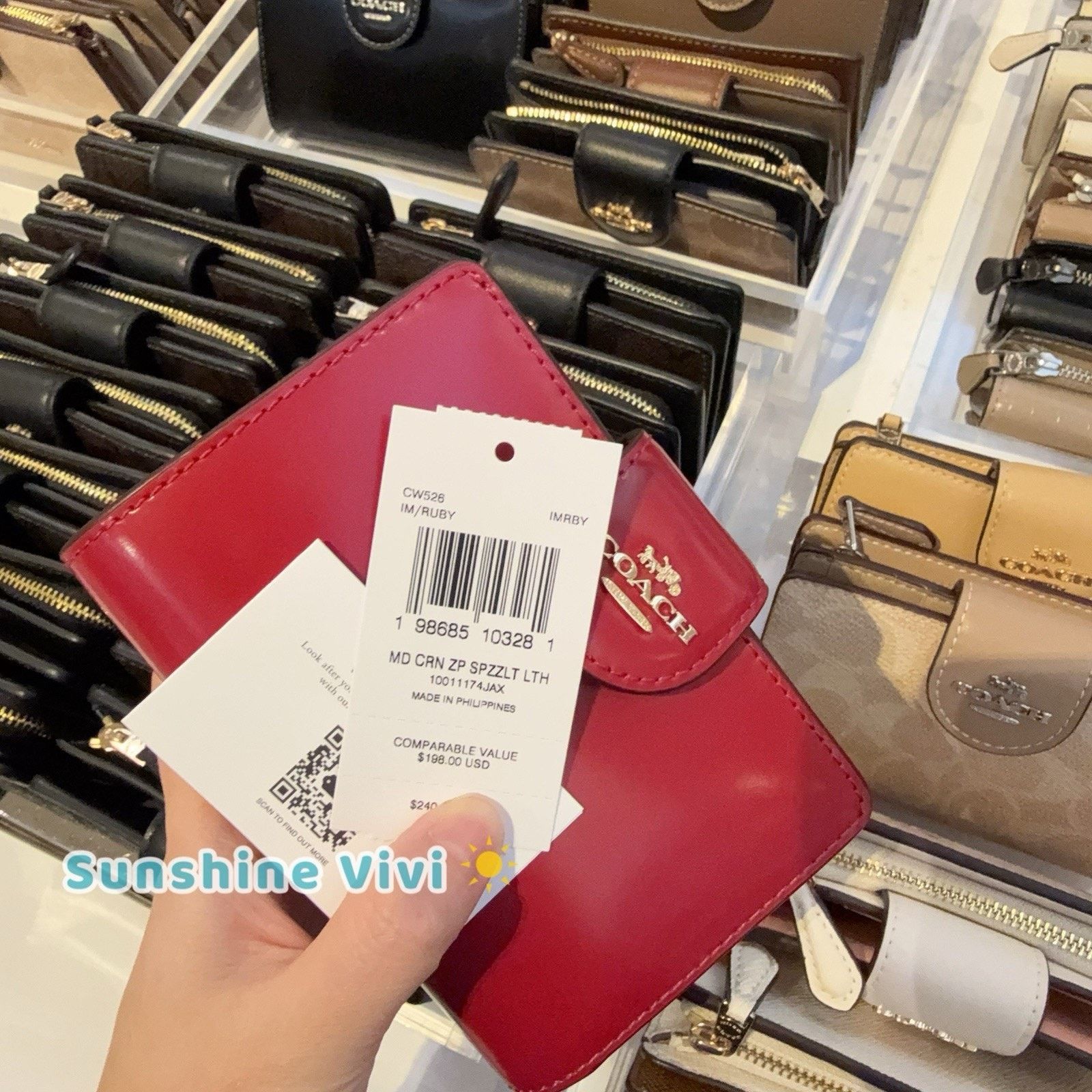 Coach NWT Coach CW526 Medium Corner Zip Wallet Gold/Ruby Leather Size ONE SIZE - 3 Thumbnail