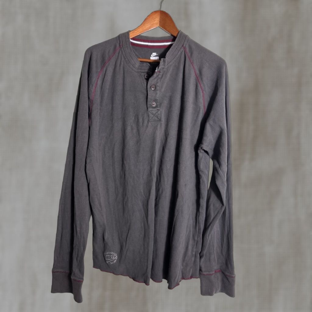 Nike Nike Henley Shirt Mens XL Gray Maroon Long Sleeve Cotton Pullover Size US XL / EU 56 / 4 - 1 Thumbnail