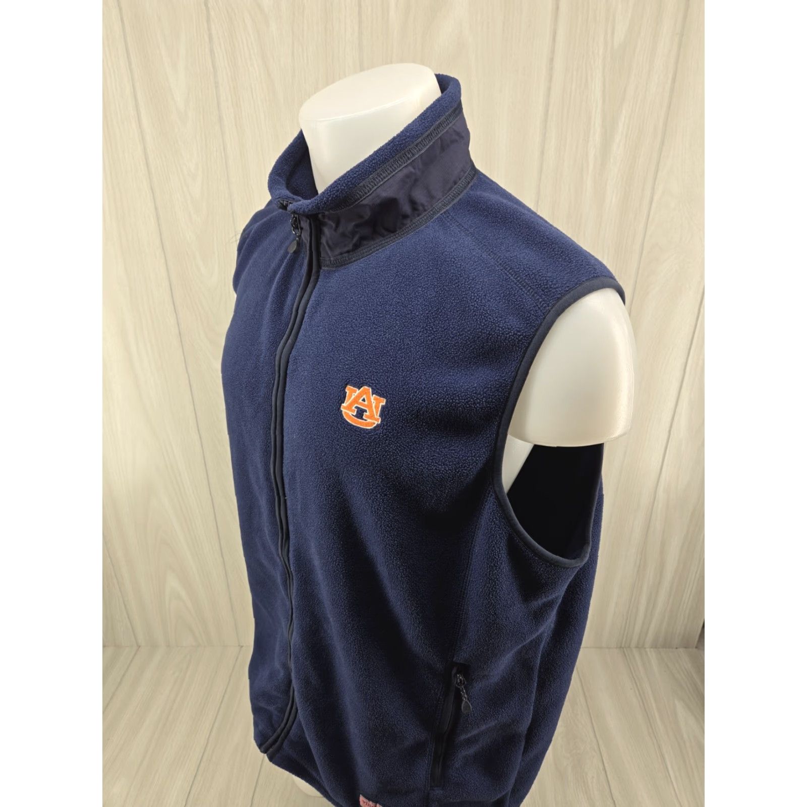 Vineyard Vines VINEYARD VINES Auburn University Tigers Fleece Vest in Blue Large Men Vest Size US L / EU 52-54 / 3 - 3 Thumbnail