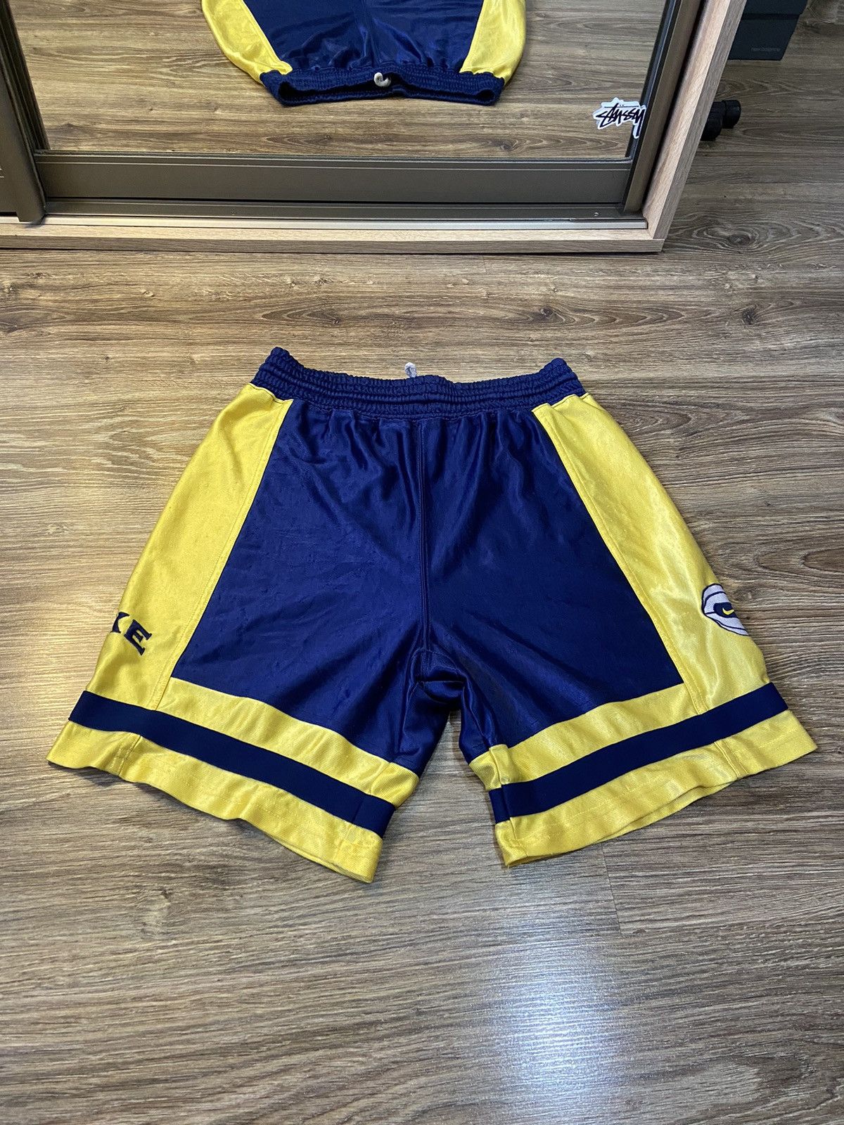 RARE Nike Retro Baggy Y2K Basketball Shorts Jorts Jordan