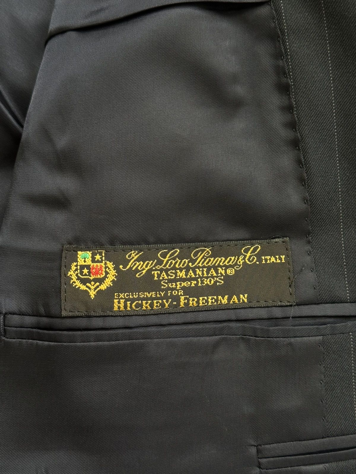 Hickey Freeman LORO PIANA X HICKEY FREEMAN TASMANIAN SUIT Size 44R - 2 Thumbnail