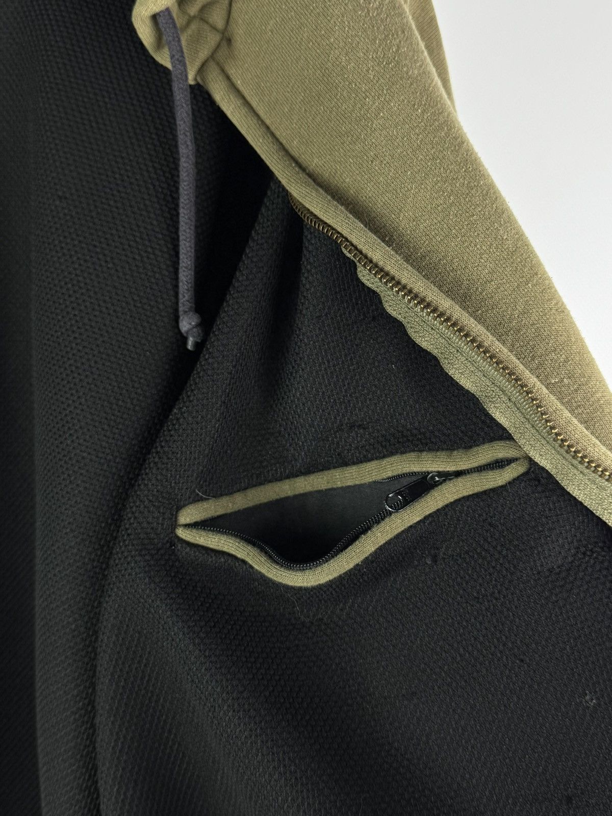 Carhartt Vintage 90s Carhartt Hoodie Thermal Zip Up Olive Green Size US L / EU 52-54 / 3 - 6 Thumbnail