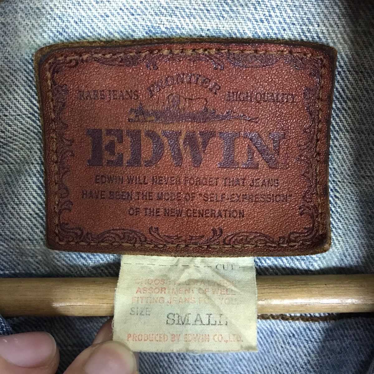 Edwin Vintage Edwin Disstressed Stains Denim Trucker Jacket Size US S / EU 44-46 / 1 - 8 Thumbnail