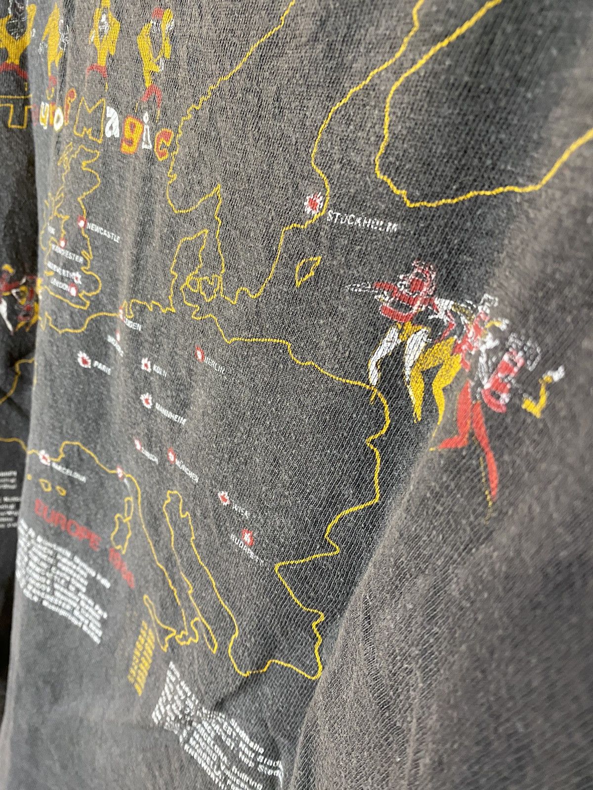 Band Tees Vintage 80s Queen final tour shirt Size US XL / EU 56 / 4 - 5 Thumbnail