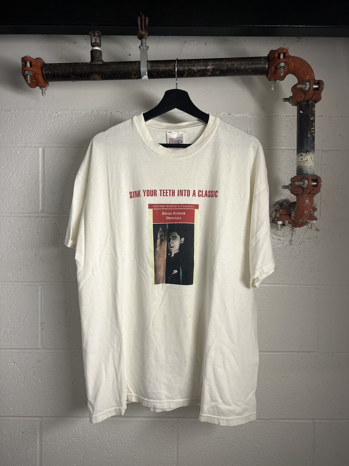 Vintage 1998 Vintage + Faded Oxfords Dracula Classic T-Shirt Size US XL / EU 56 / 4 - 1 Thumbnail