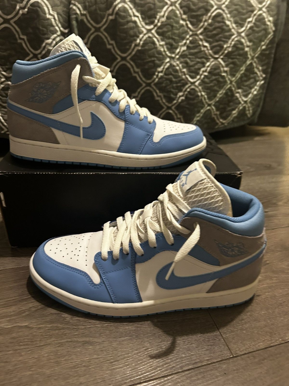 Nike Jordan 1 Mid SE’ University Blue Size US 9 / EU 42 - 2 Thumbnail