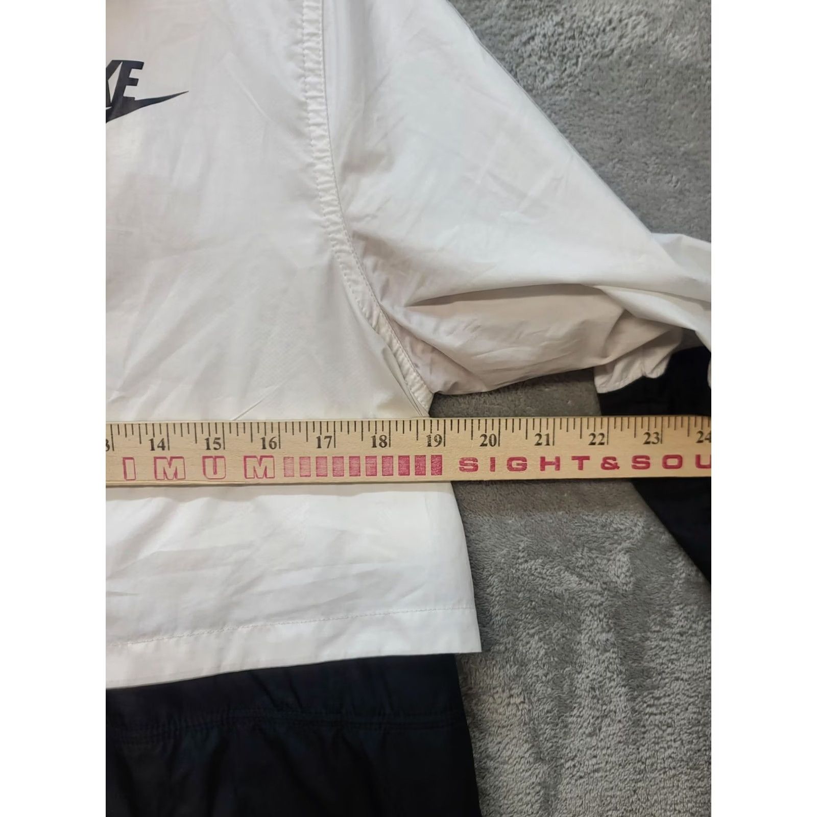 Nike VINTAGE Nike ACG Windbreaker Womens XS Running Track Jacket Hooded Athleisure Size XS / US 0-2 / IT 36-38 - 3 Thumbnail