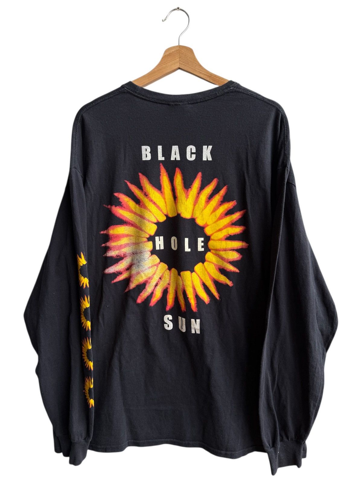 Band Tees 🔥🔥 Vintage Soundgarden Black Hole Sun longsleeve tee Size US XL / EU 56 / 4 - 2 Thumbnail