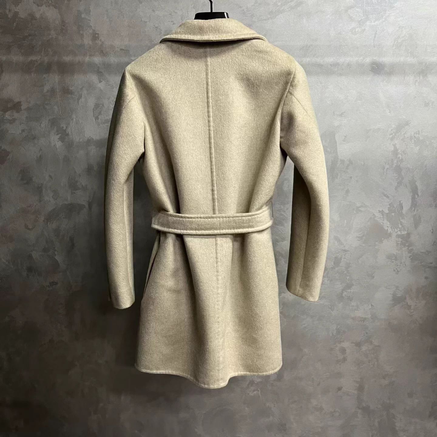 Max Mara Max Mara Sand Beige Solid Lapel Belted Coat 36 Size XS / US 0-2 / IT 36-38 - 2 Thumbnail