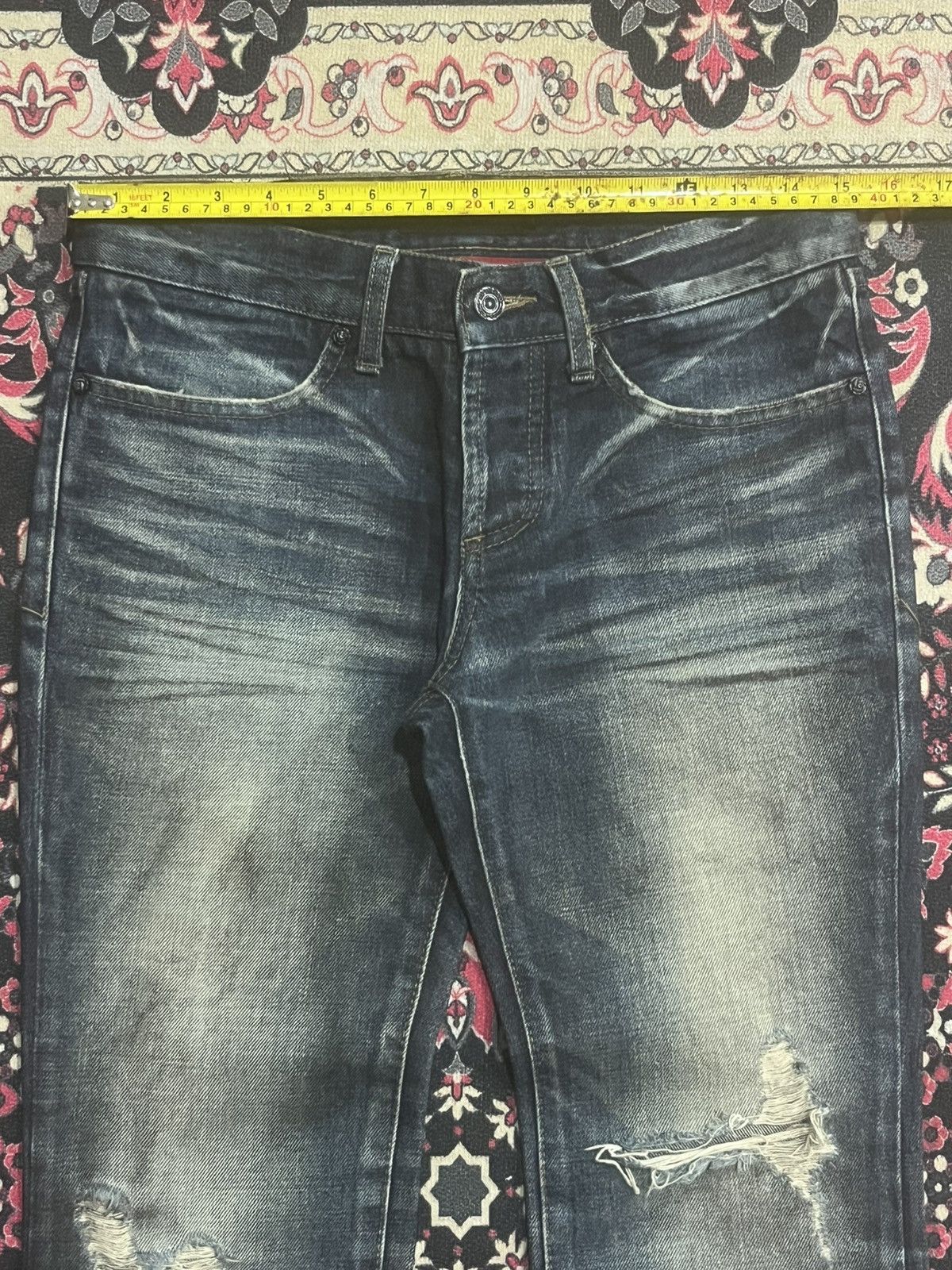 GOSTAR DE FUGA Japanese Brand Fuga Dark Washed Heavy Whisker Distress Jeans Size US 30 / EU 46 - 11 Thumbnail