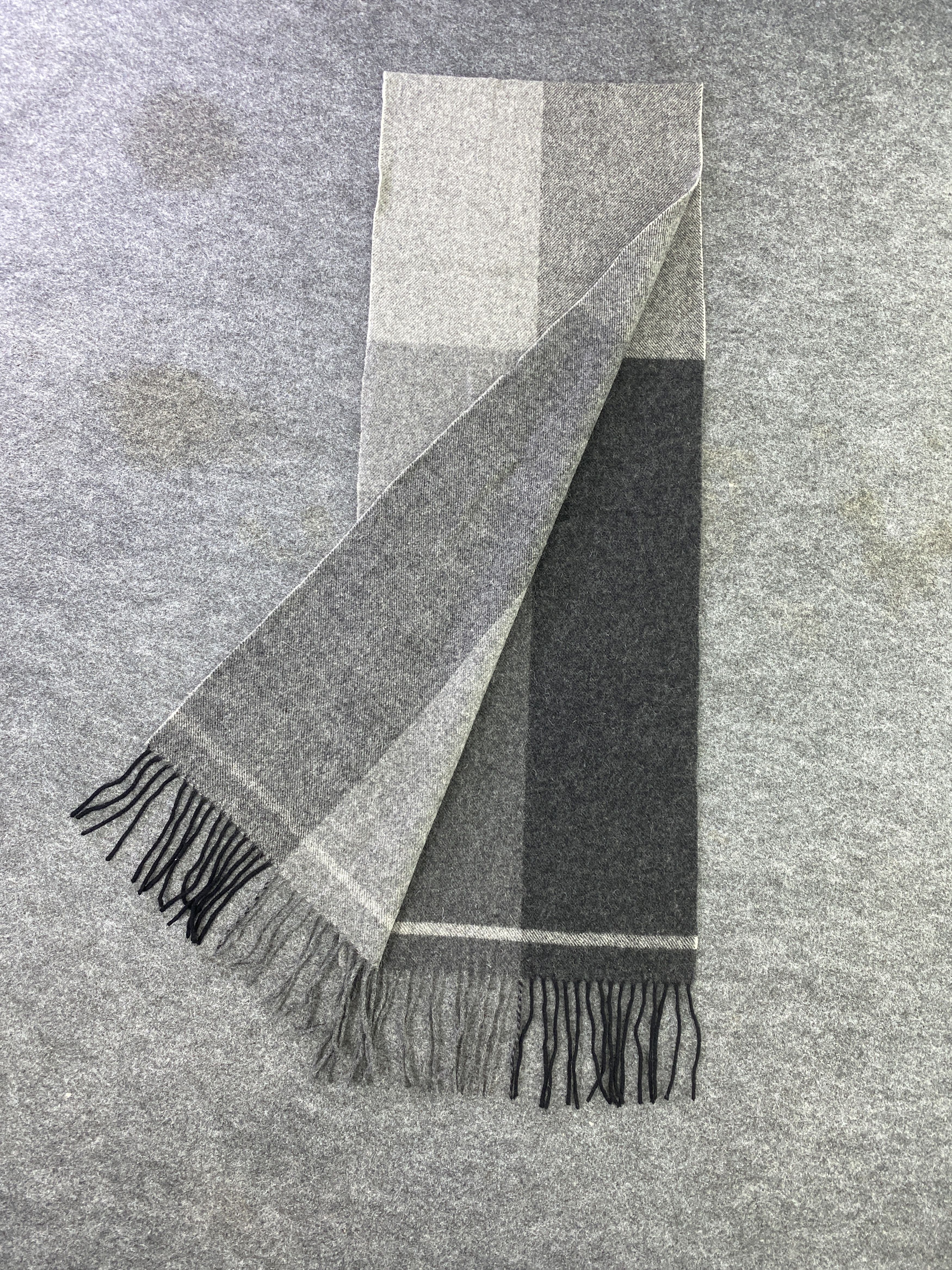 Takeo Kikuchi Takeo Kikuchi Scarf / Muffler / Neckwear -T481 Size ONE SIZE - 3 Thumbnail