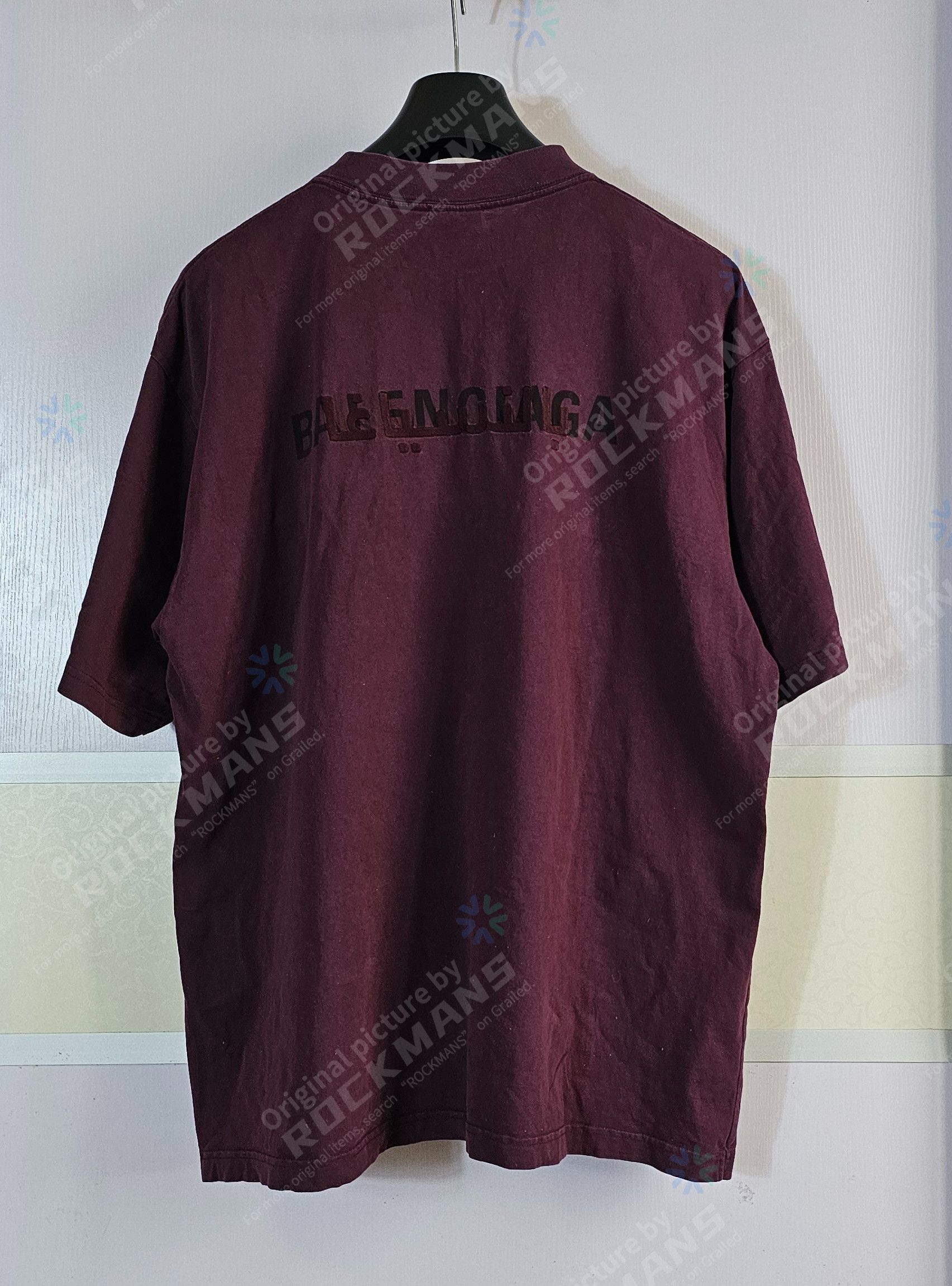 Balenciaga balenciaga burgundy short sleeve logo os t-shirt size L Size US L / EU 52-54 / 3 - 3 Thumbnail