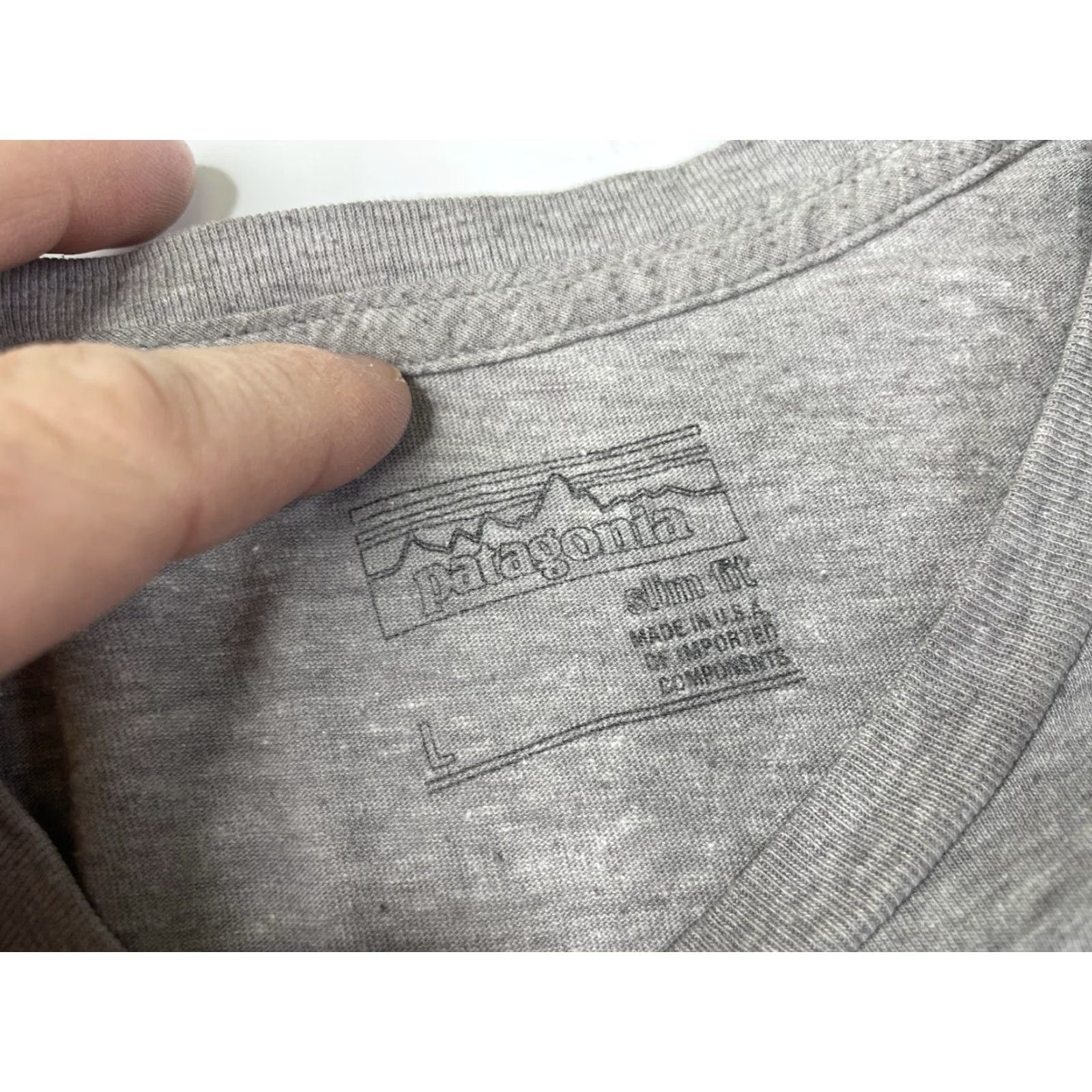 Patagonia Patagonia T-Shirt Slim Fit L Gray USA Cotton Short Sleeve Mens Mountain Fitz Roy Size US L / EU 52-54 / 3 - 3 Thumbnail