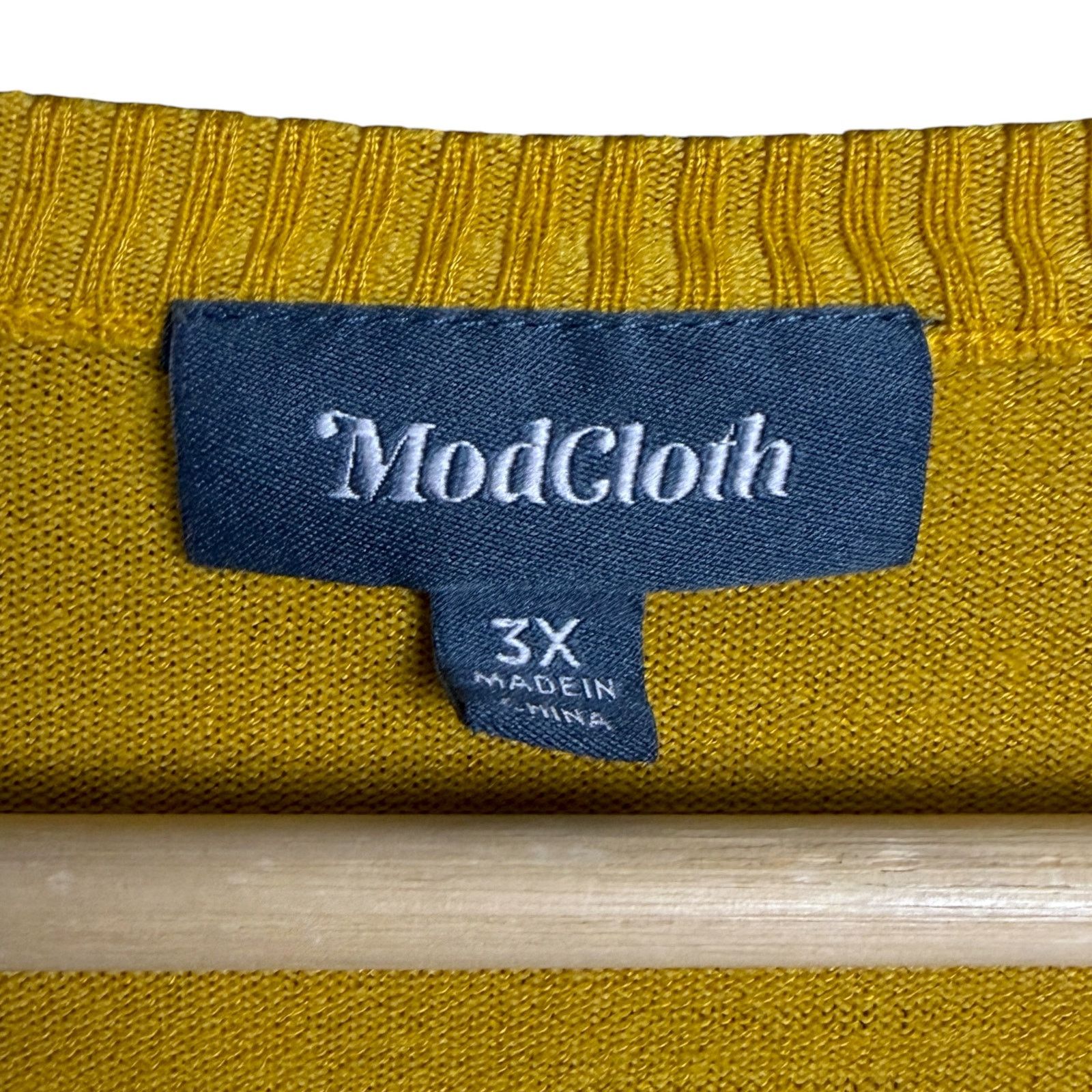 Other ModCloth Women's Plus 3X Golden Yellow V Neck Cardigan Size 3XL / US 20-22 - 6 Thumbnail