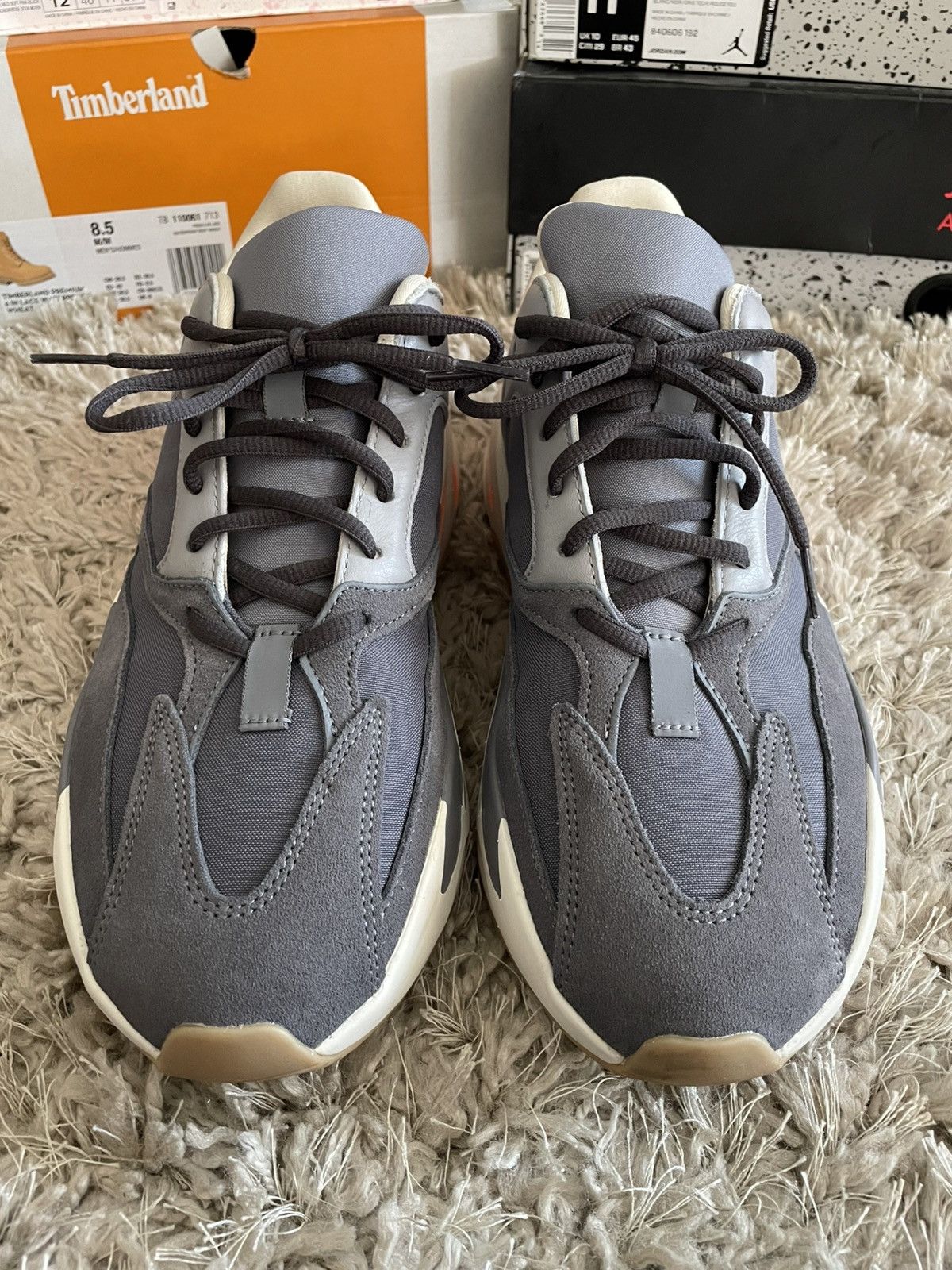 Yeezy Adidas Yeezy Boost 700 Magnet Size US 11 / EU 44 - 4 Thumbnail