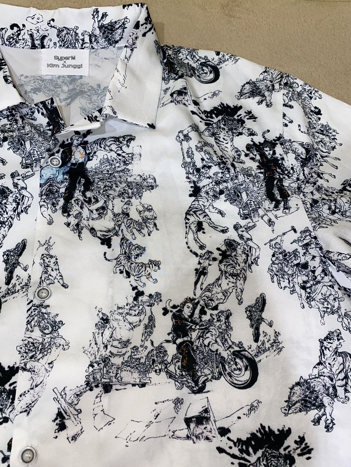 Other Super M x Kim Junggi | Tiger | Korea | Size: XL Size US XL / EU 56 / 4 - 13 Thumbnail