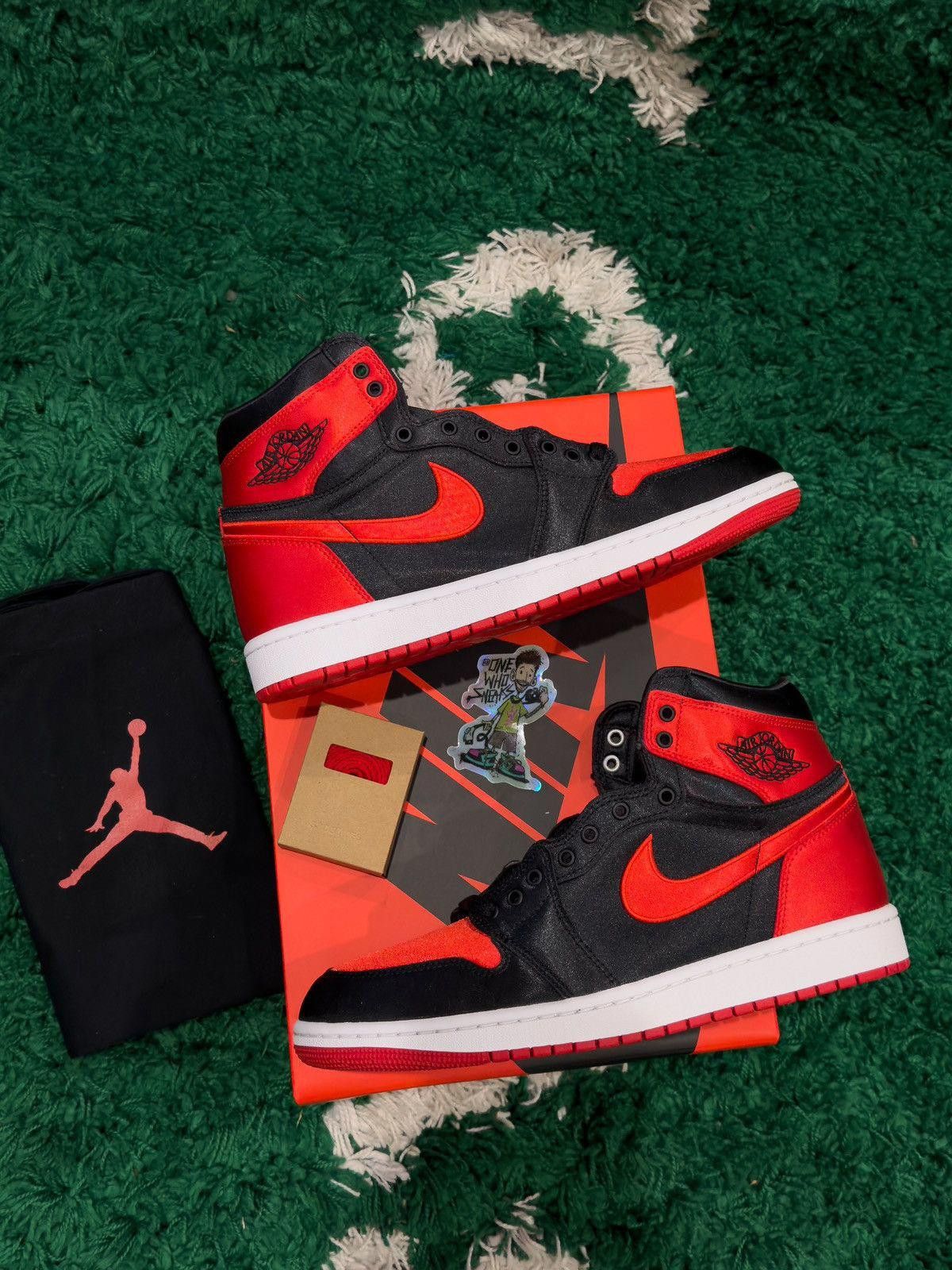 Jordan Brand Jordan 1 Retro High OG Satin Bred Size US 9 / EU 42 - 5 Thumbnail