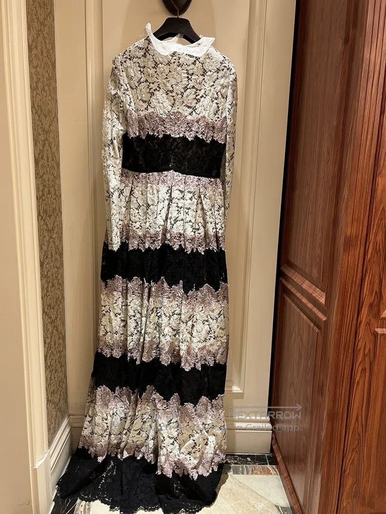 Valentino Valentino Lace dress Size M / US 6-8 / IT 42-44 - 2 Thumbnail