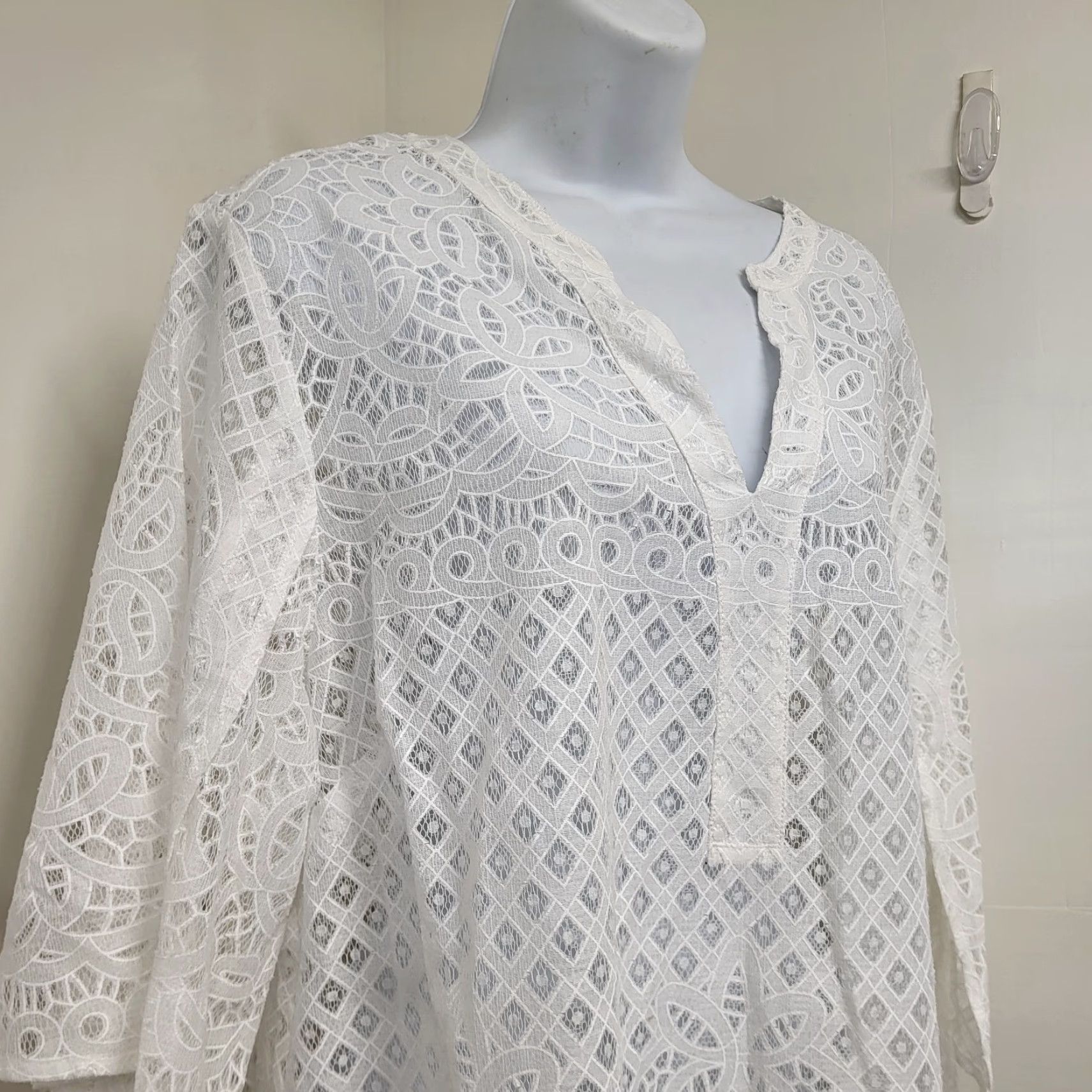 Vintage Unbranded Blouse Women's Large White Lace V-Neck Flutter 3/4 Sleeve Beach Cover Up Tunic Shirt Size L / US 10 / IT 46 - 5 Thumbnail