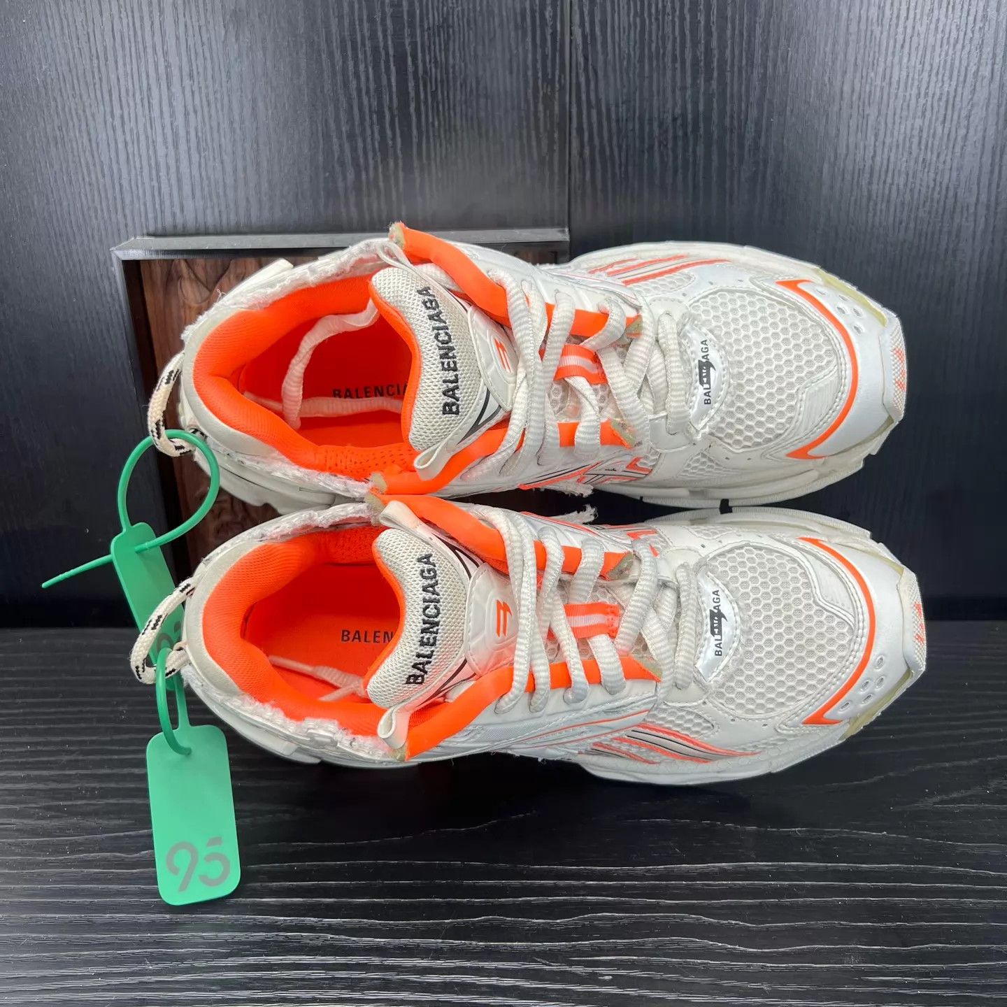 Balenciaga Balenciaga Runner Distressed White Orange 41 Mint Size US 8 / EU 41 - 5 Thumbnail