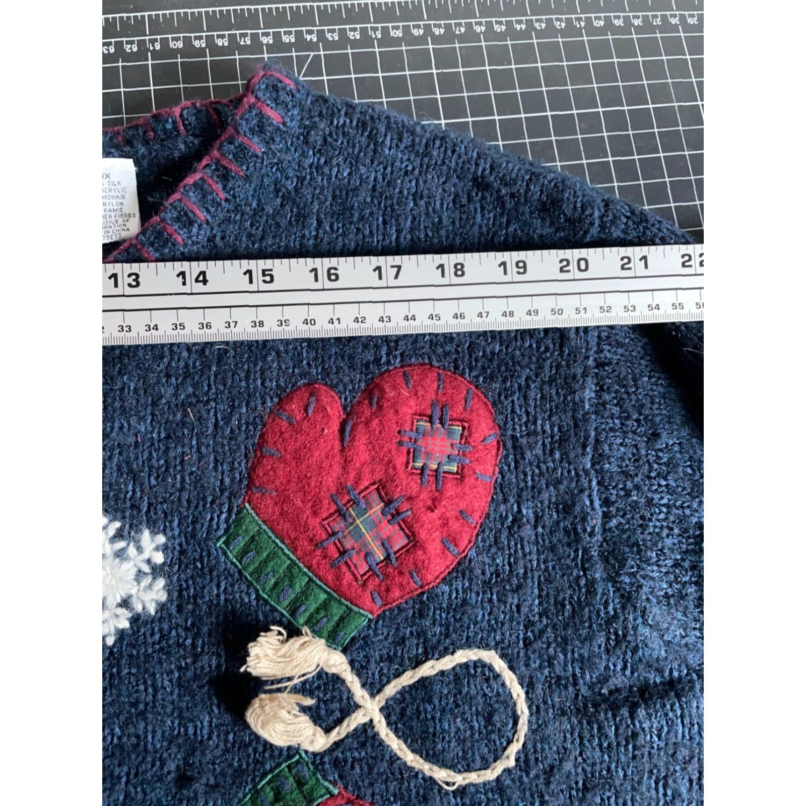 Croft & Barrow VINTAGE Croft & Barrow Cardigan Sweater 3X Women’s Handknit Mitten Applique Blue Crew Neck Long Sleeve Fall Winter 90s Teacher Womens Size XXL / US 16-18 / IT 52-54 - 7 Thumbnail